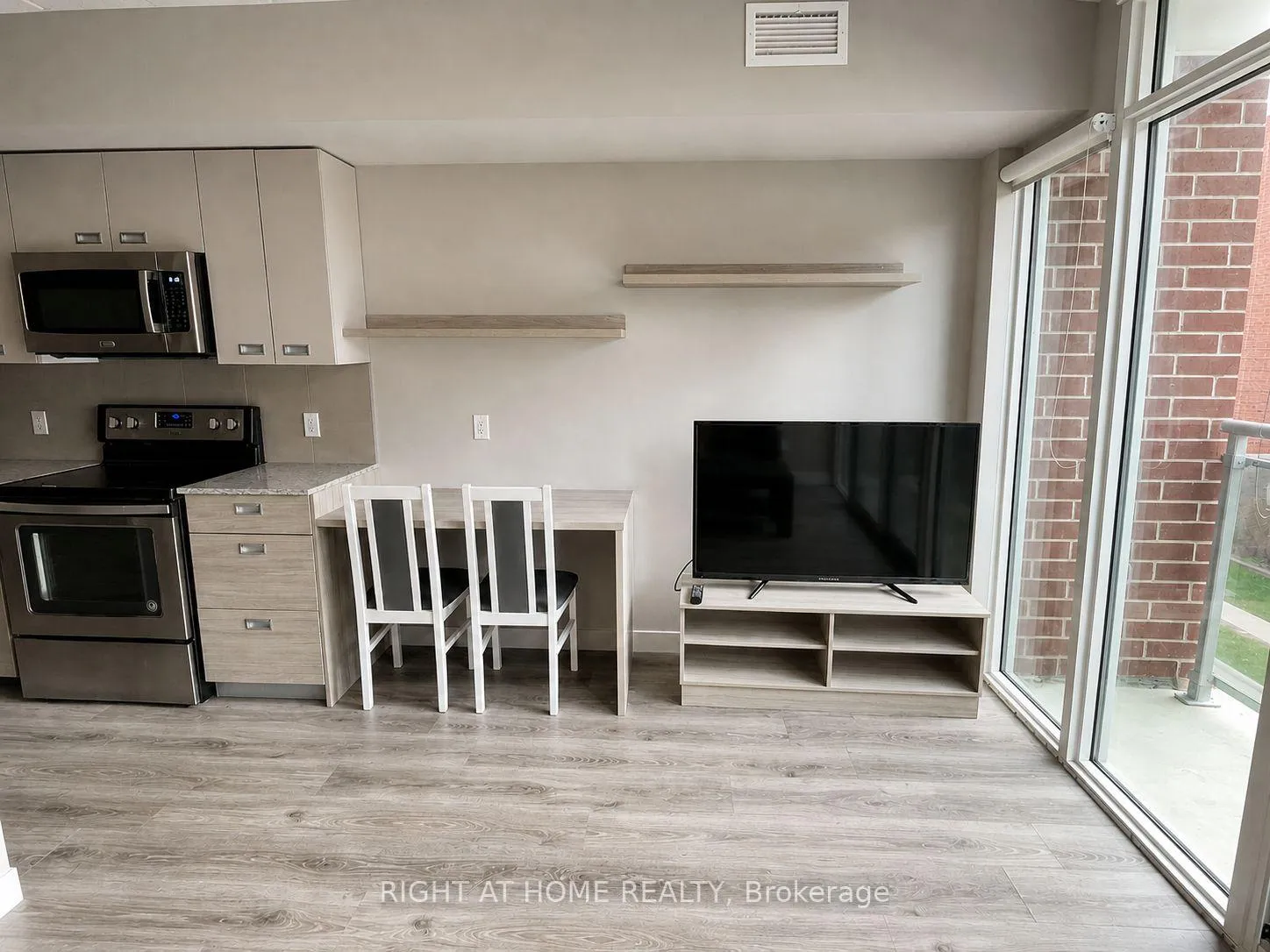 Photo 4 of Unit 421, 308 Lester Street, Waterloo — HOMEH