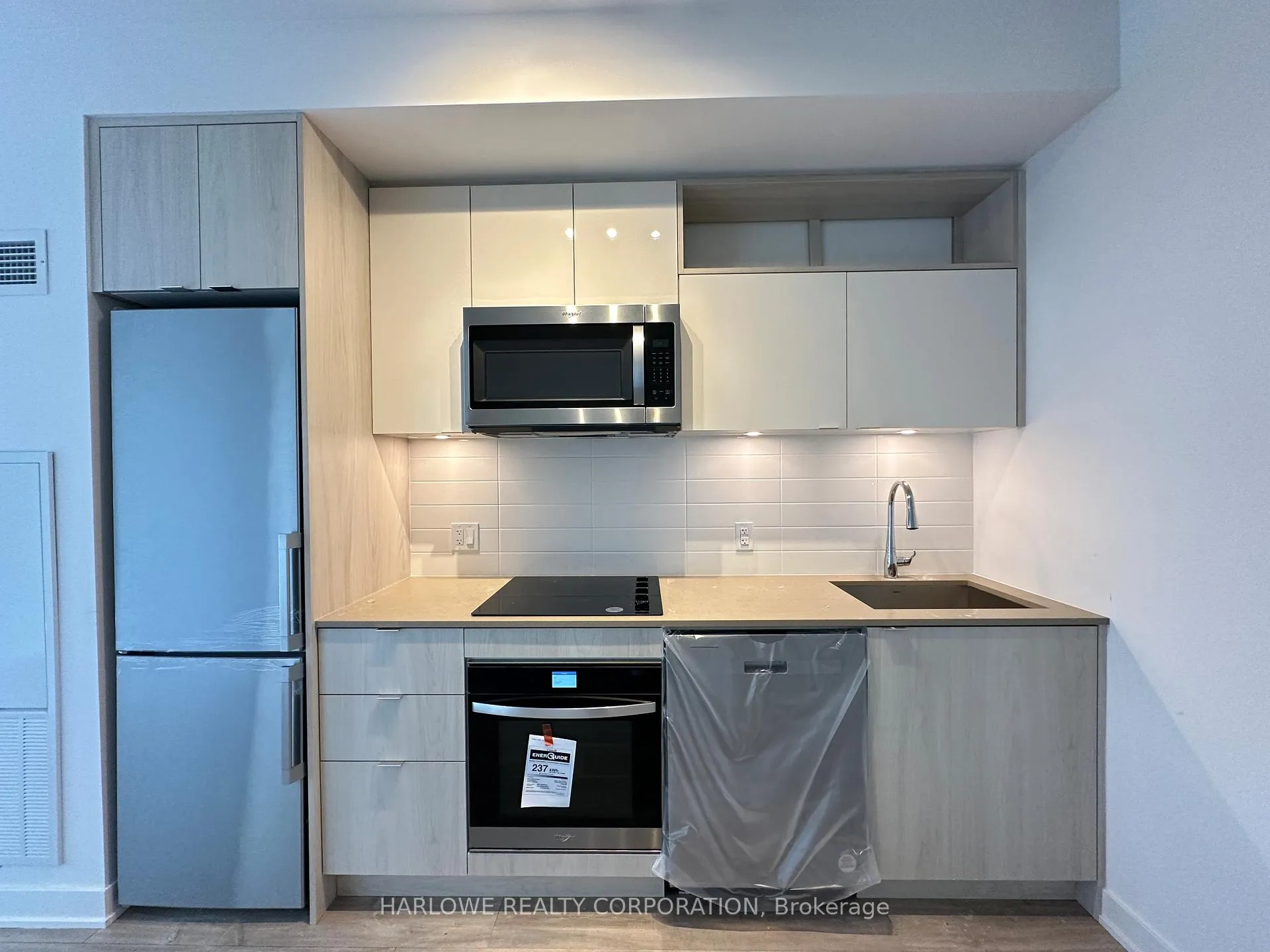 Front of Unit 2023 W, 135 Lower Sherbourne Street W