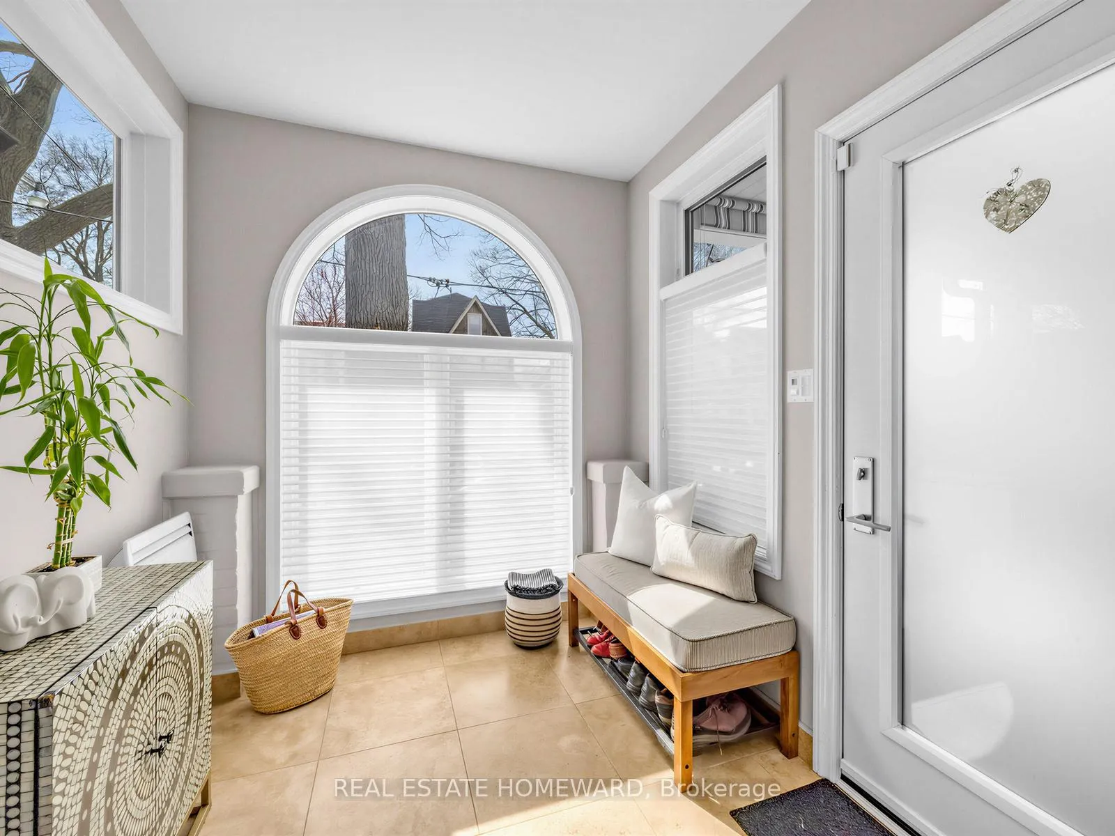 Photo 4 of 199 Lee Avenue, Toronto, The Beaches — HOMEH
