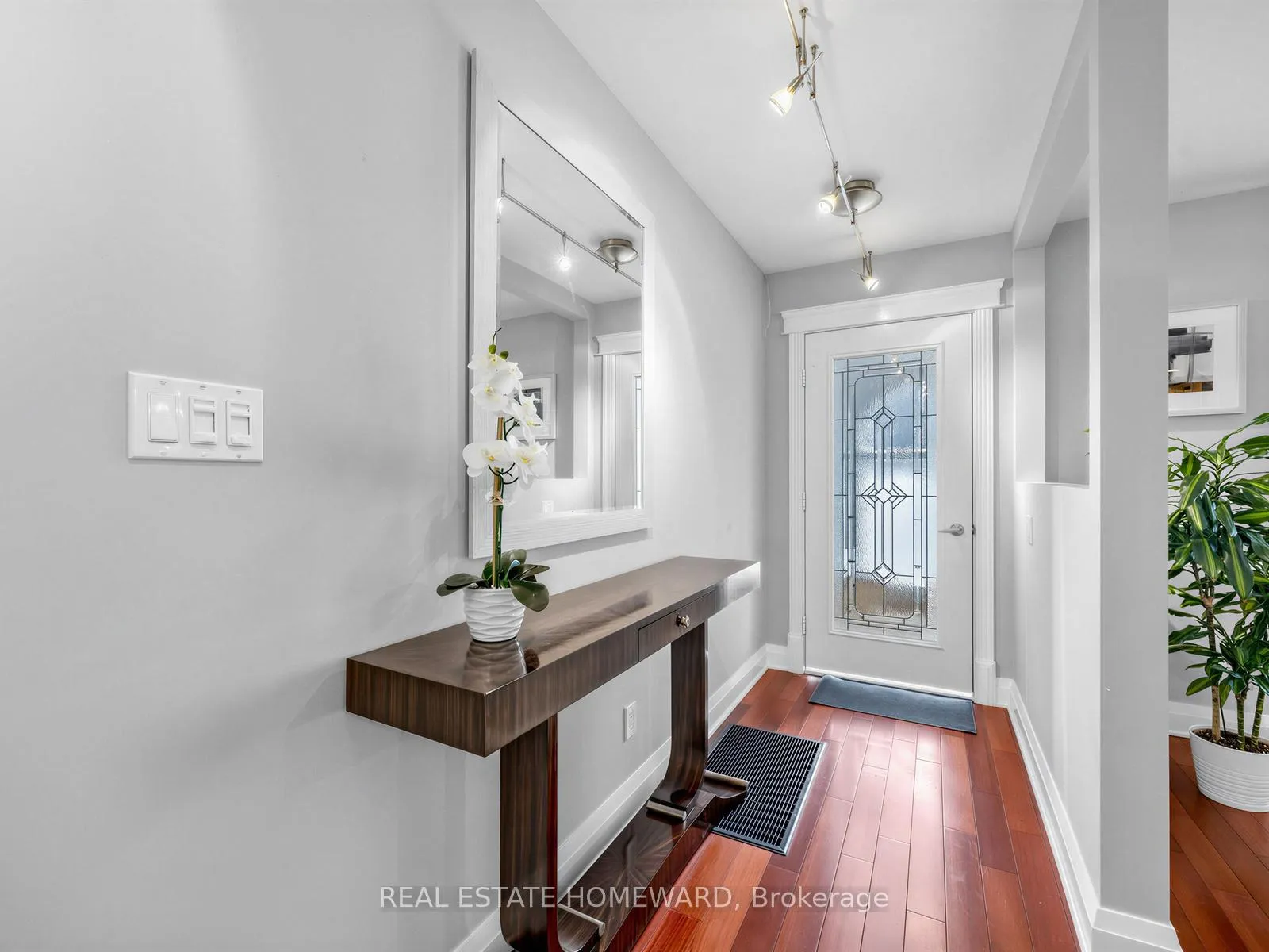 Photo 5 of 199 Lee Avenue, Toronto, The Beaches — HOMEH
