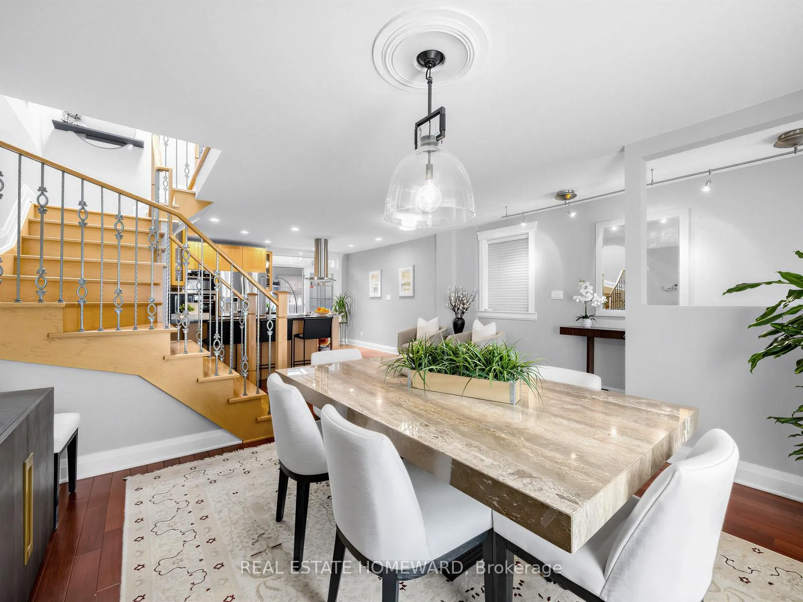 Photo 11 of 199 Lee Avenue, Toronto, The Beaches — HOMEH
