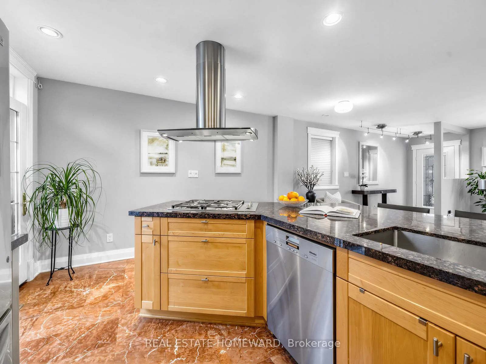 Photo 22 of 199 Lee Avenue, Toronto, The Beaches — HOMEH