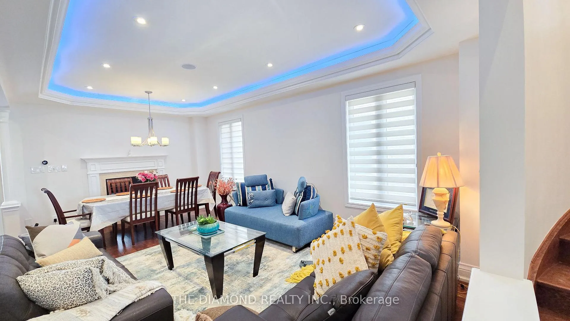 Photo 4 of 114 Chatfield Drive, Vaughan, West Woodbridge — HOMEH
