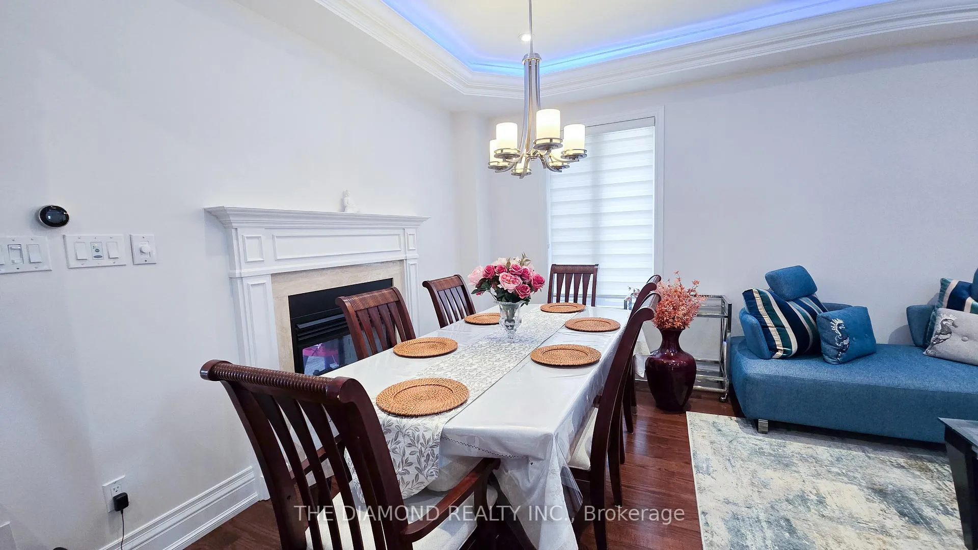 Photo 5 of 114 Chatfield Drive, Vaughan, West Woodbridge — HOMEH
