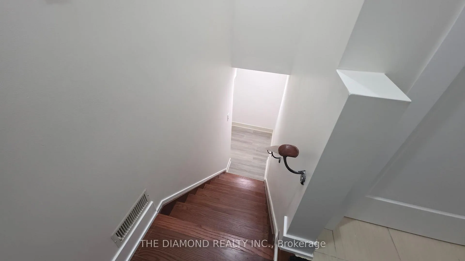Photo 38 of 114 Chatfield Drive, Vaughan, West Woodbridge — HOMEH