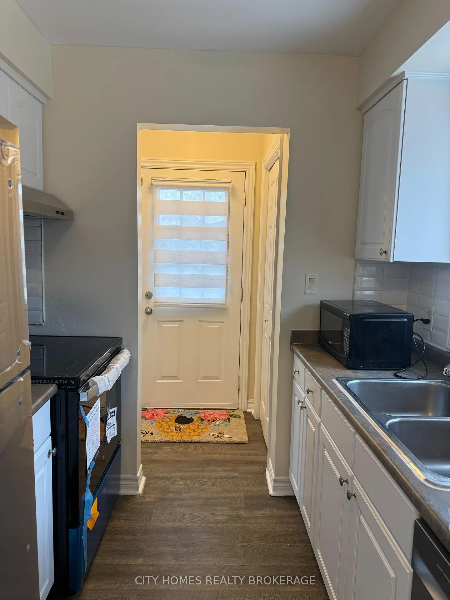 Photo 5 of 4914 Kentucky Court E, Niagara Falls, Ascot — HOMEH