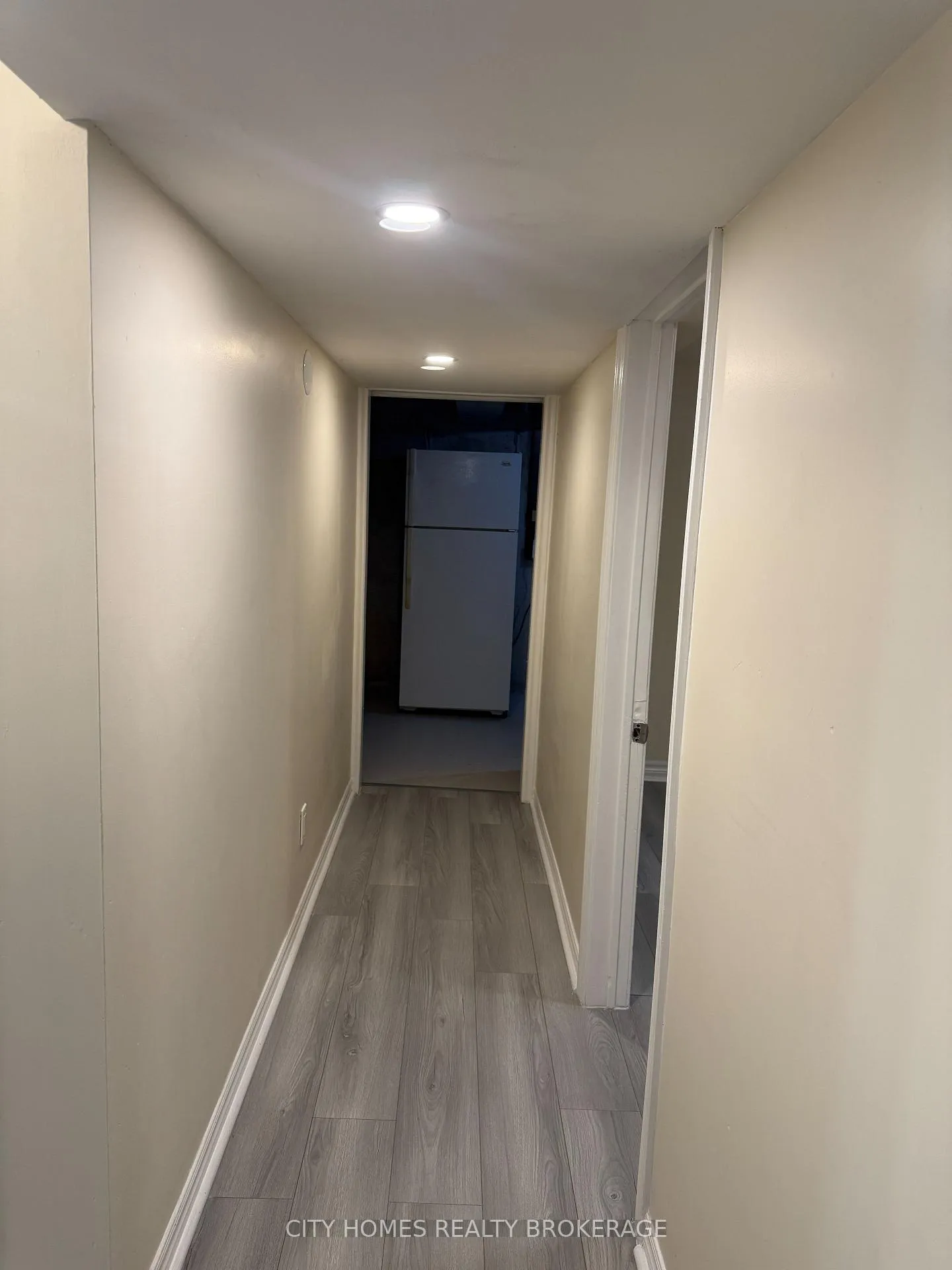 Photo 12 of 4914 Kentucky Court E, Niagara Falls, Ascot — HOMEH