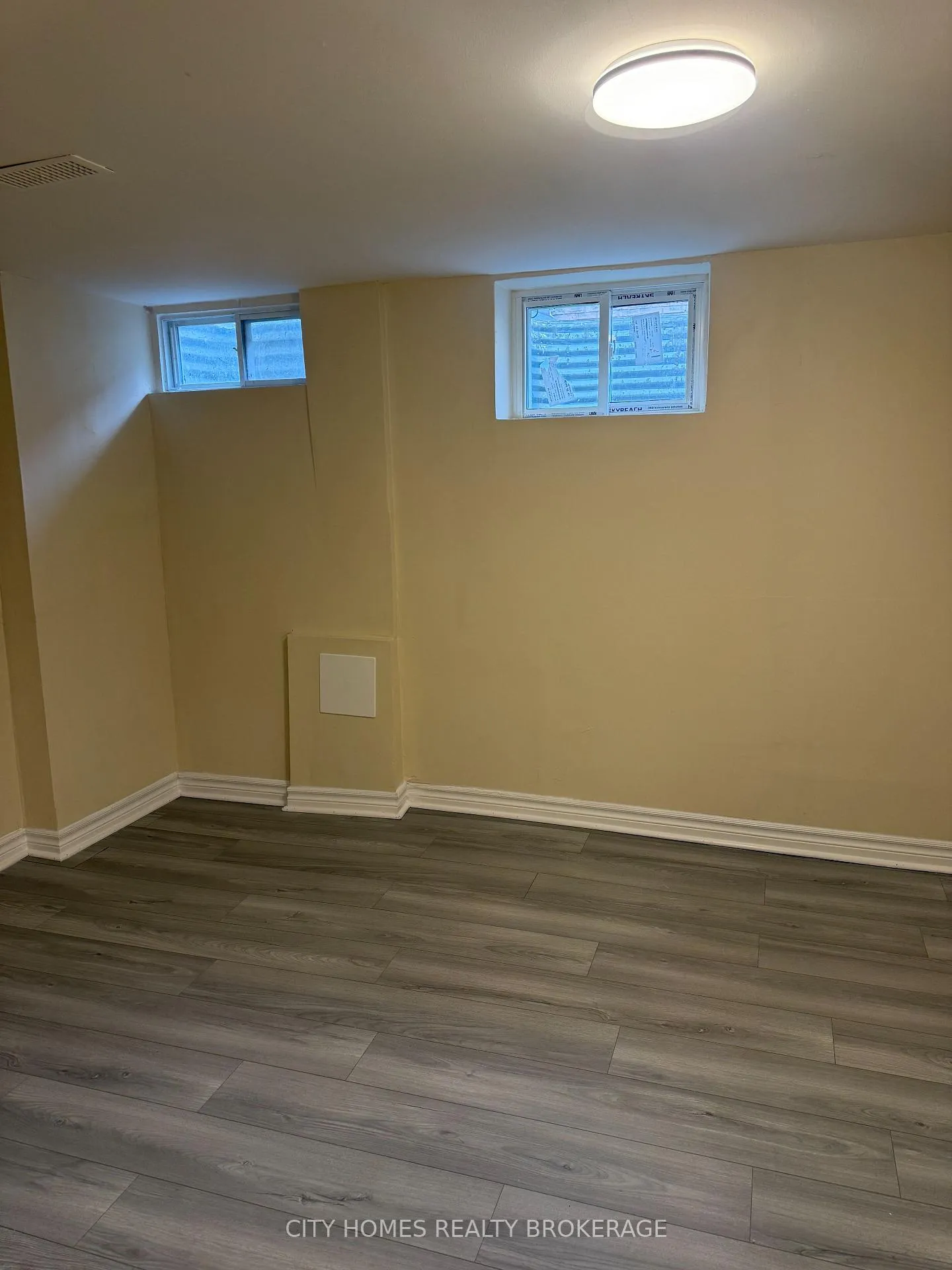 Photo 14 of 4914 Kentucky Court E, Niagara Falls, Ascot — HOMEH