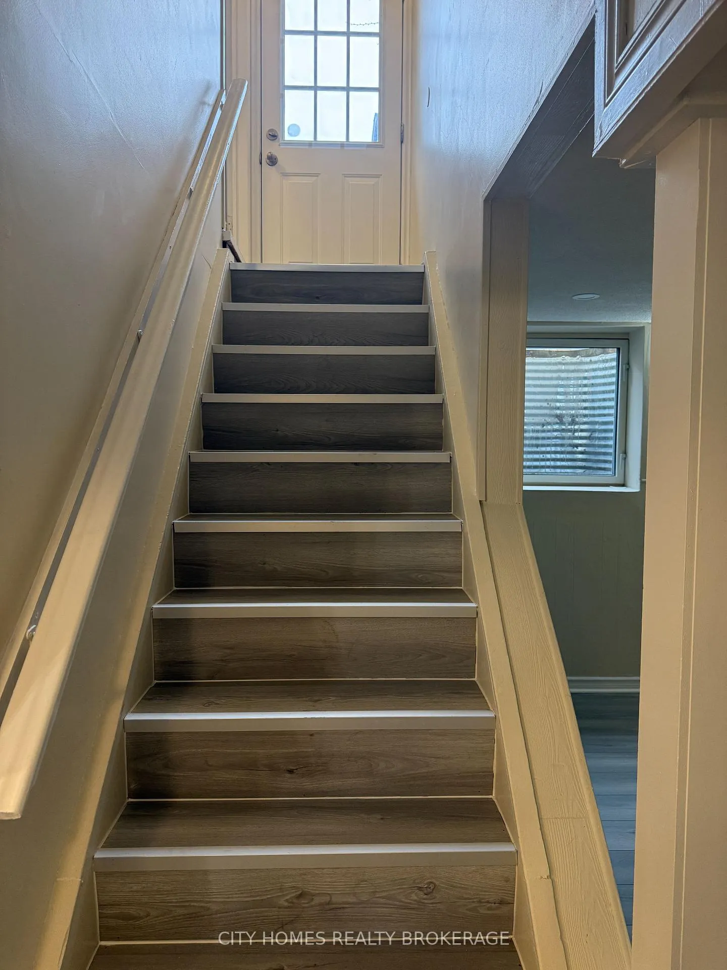 Photo 15 of 4914 Kentucky Court E, Niagara Falls, Ascot — HOMEH
