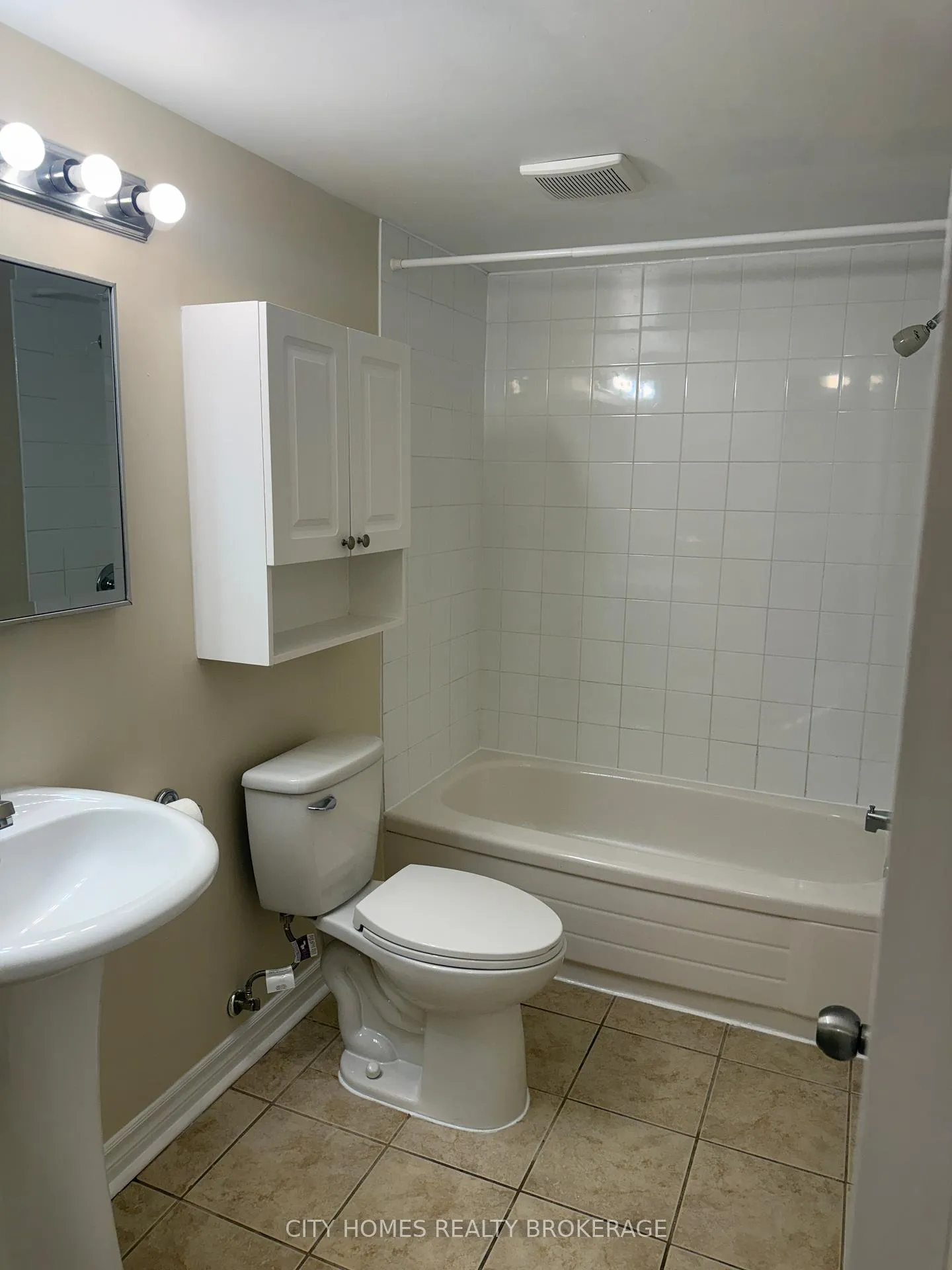 Photo 17 of 4914 Kentucky Court E, Niagara Falls, Ascot — HOMEH
