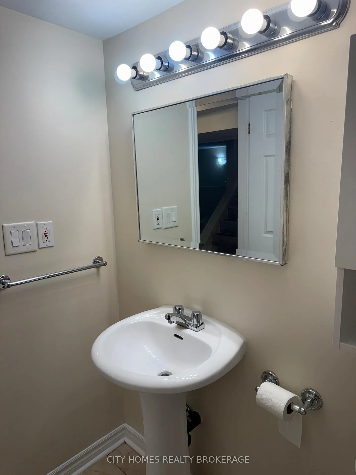 Photo 18 of 4914 Kentucky Court E, Niagara Falls, Ascot — HOMEH