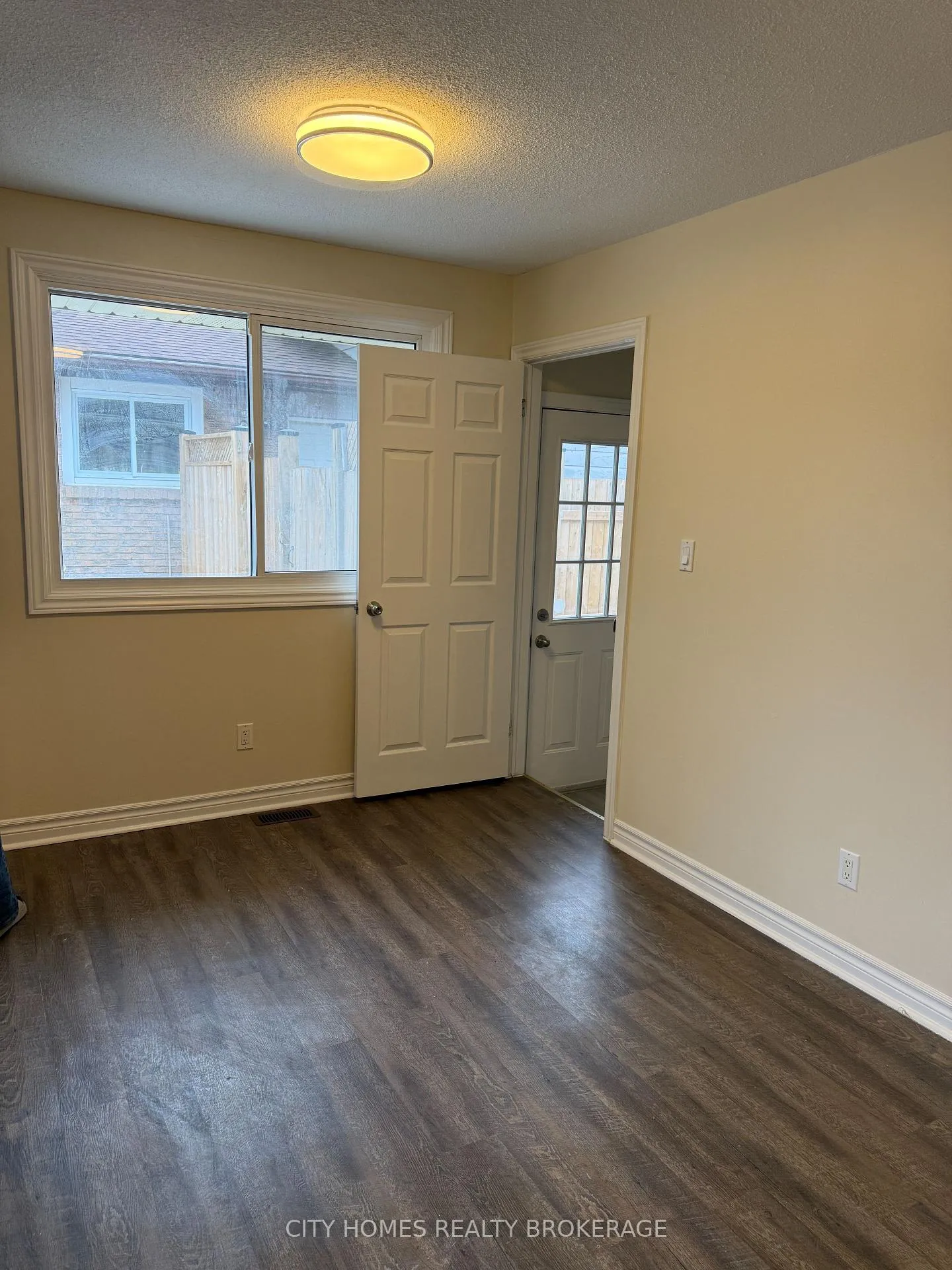 Photo 19 of 4914 Kentucky Court E, Niagara Falls, Ascot — HOMEH