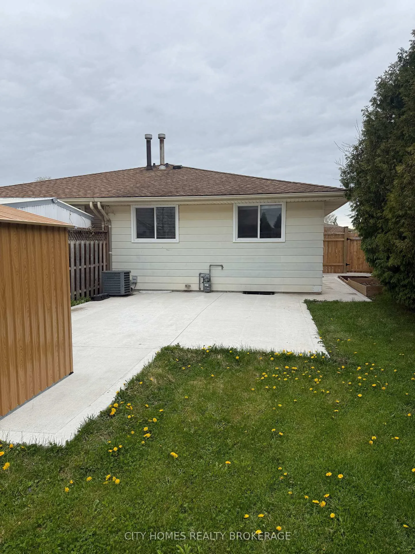 Photo 24 of 4914 Kentucky Court E, Niagara Falls, Ascot — HOMEH