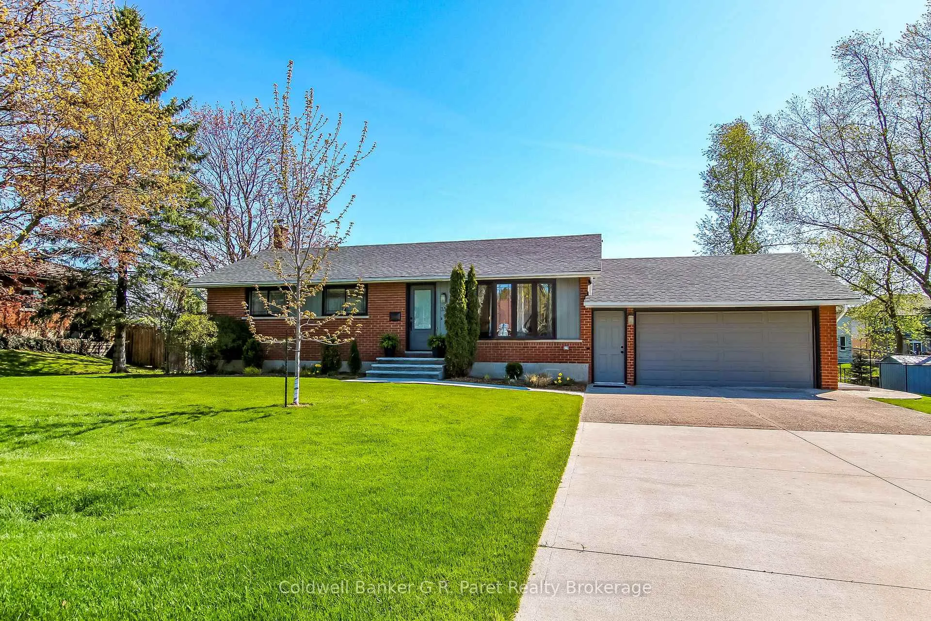 Photo 1 of 35 Tanager Drive, Tillsonburg — HOMEH
