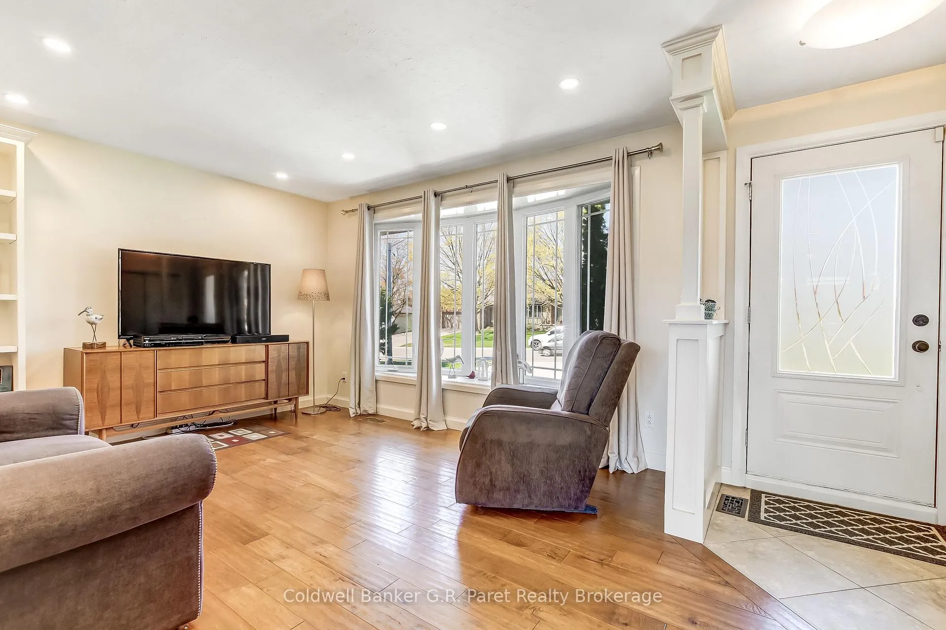 Photo 6 of 35 Tanager Drive, Tillsonburg — HOMEH