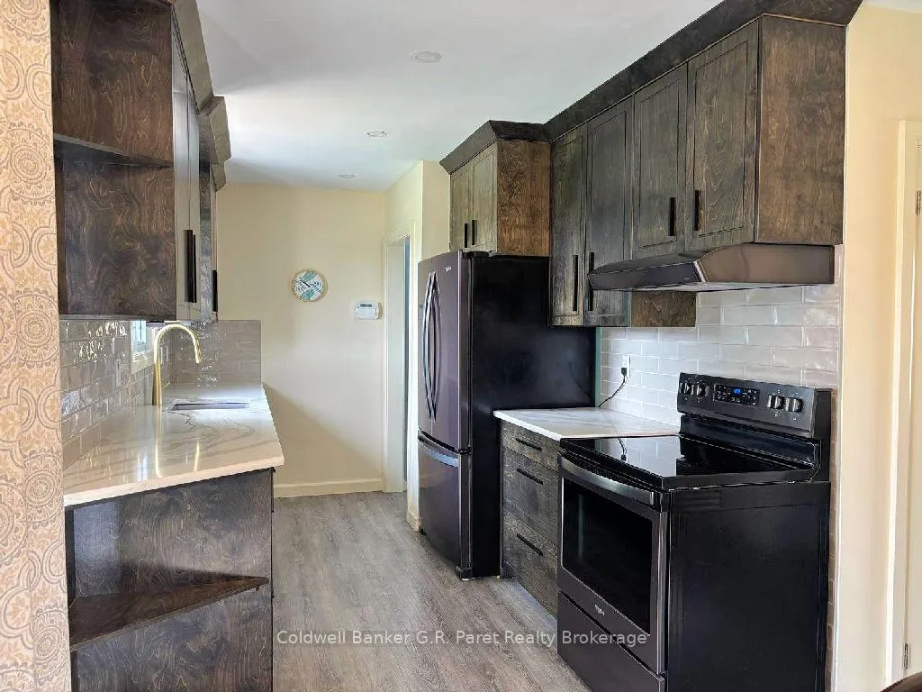 Photo 10 of 35 Tanager Drive, Tillsonburg — HOMEH