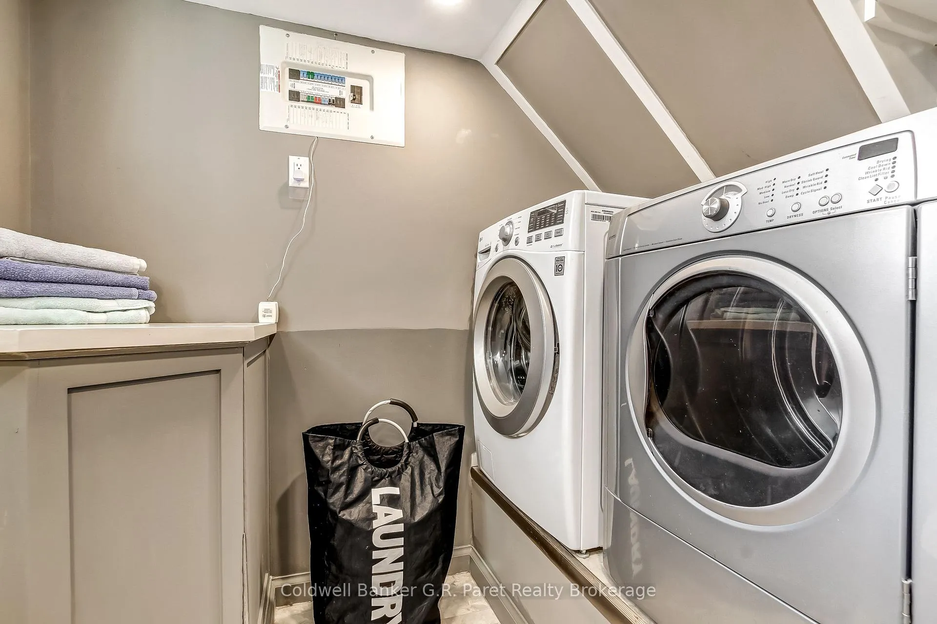 Photo 21 of 35 Tanager Drive, Tillsonburg — HOMEH