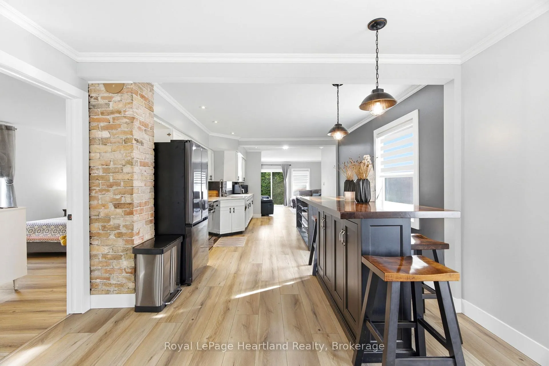 Photo 8 of 208 Ontario Street, Central Huron, Clinton — HOMEH