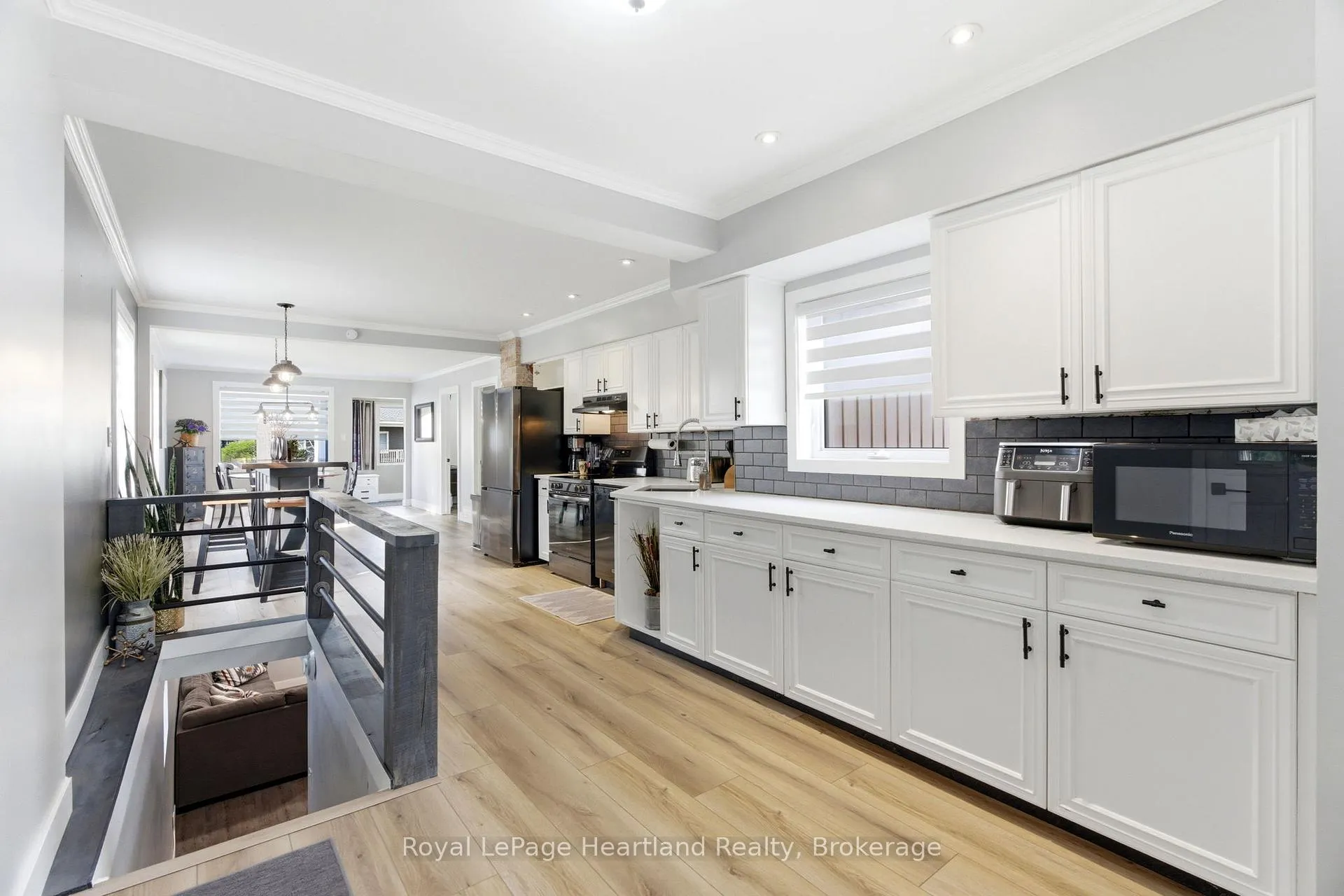 Photo 12 of 208 Ontario Street, Central Huron, Clinton — HOMEH