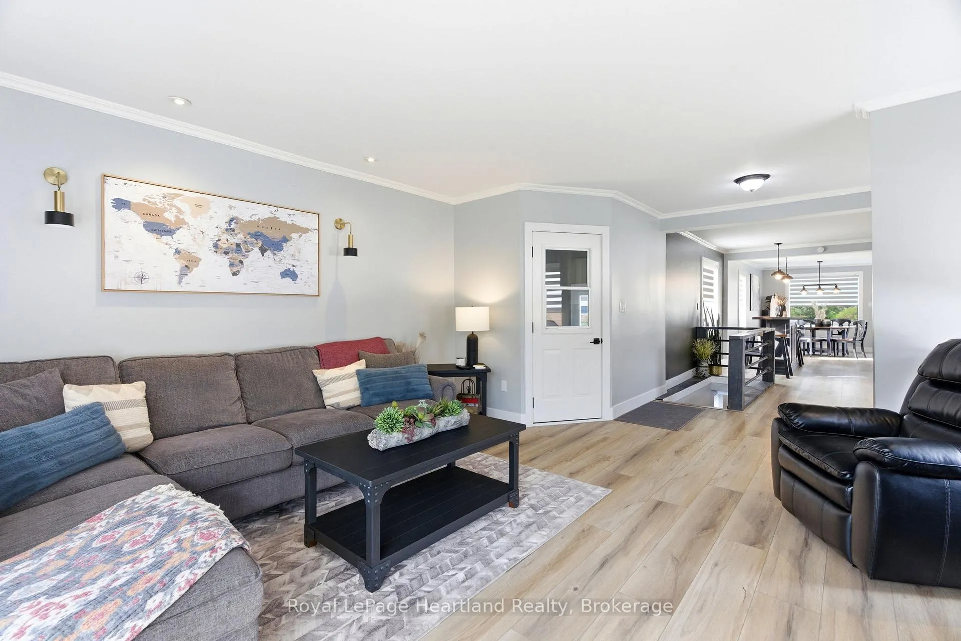 Photo 15 of 208 Ontario Street, Central Huron, Clinton — HOMEH