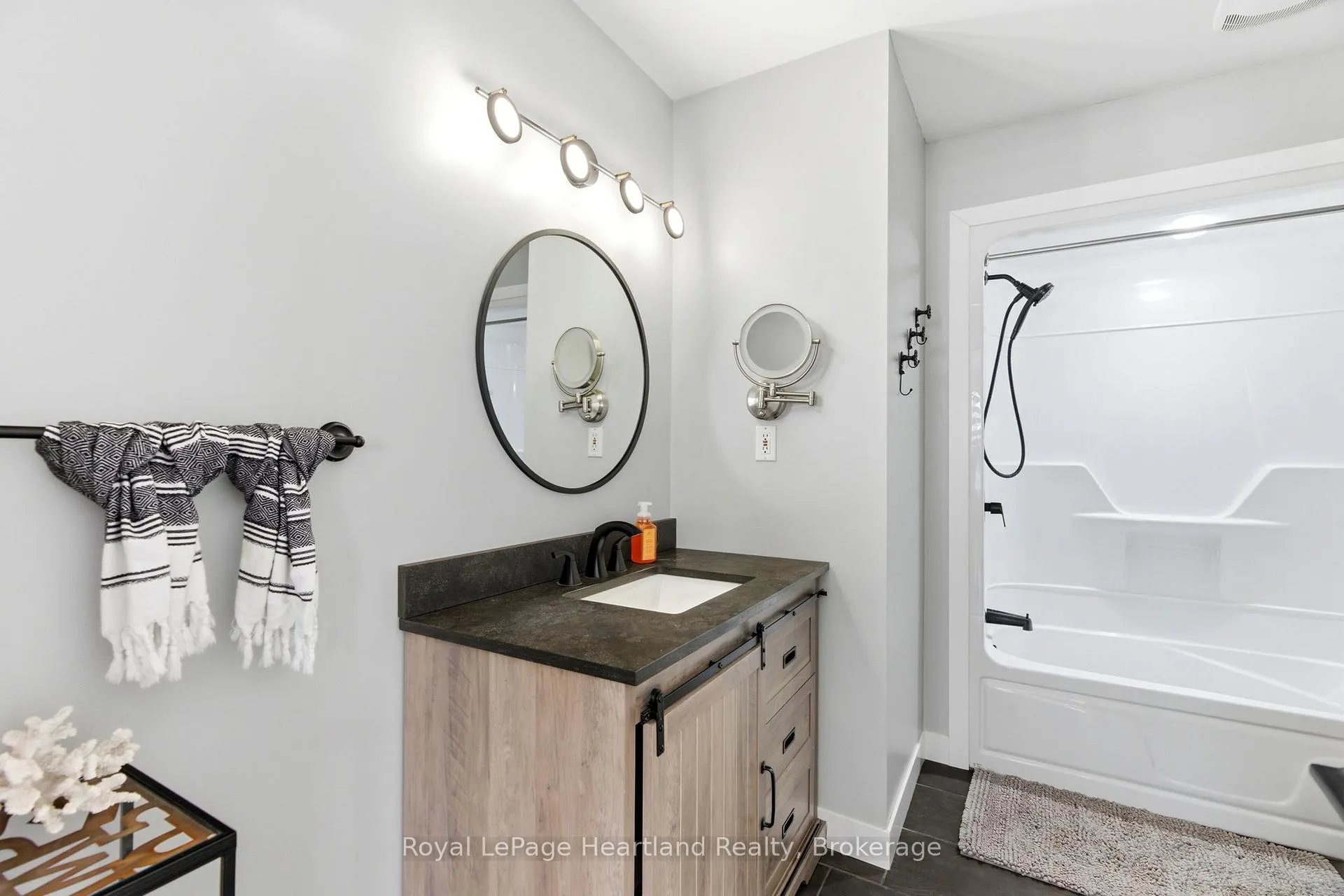 Photo 20 of 208 Ontario Street, Central Huron, Clinton — HOMEH