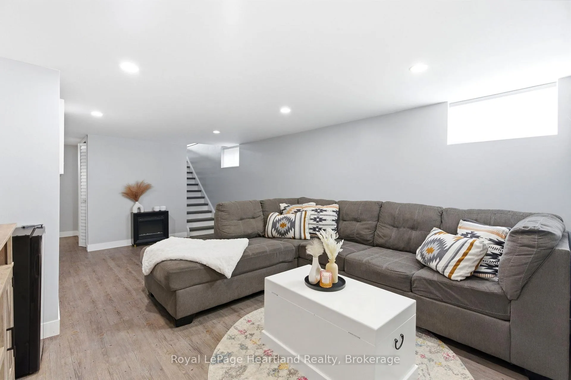 Photo 22 of 208 Ontario Street, Central Huron, Clinton — HOMEH