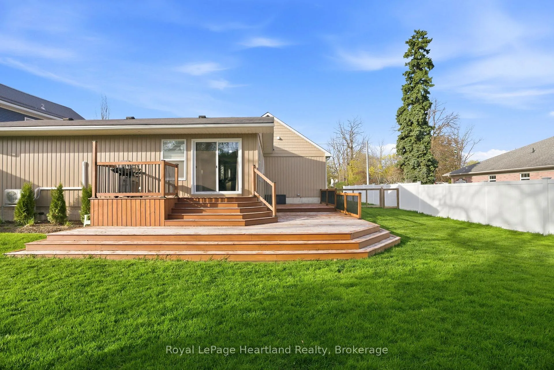 Photo 31 of 208 Ontario Street, Central Huron, Clinton — HOMEH