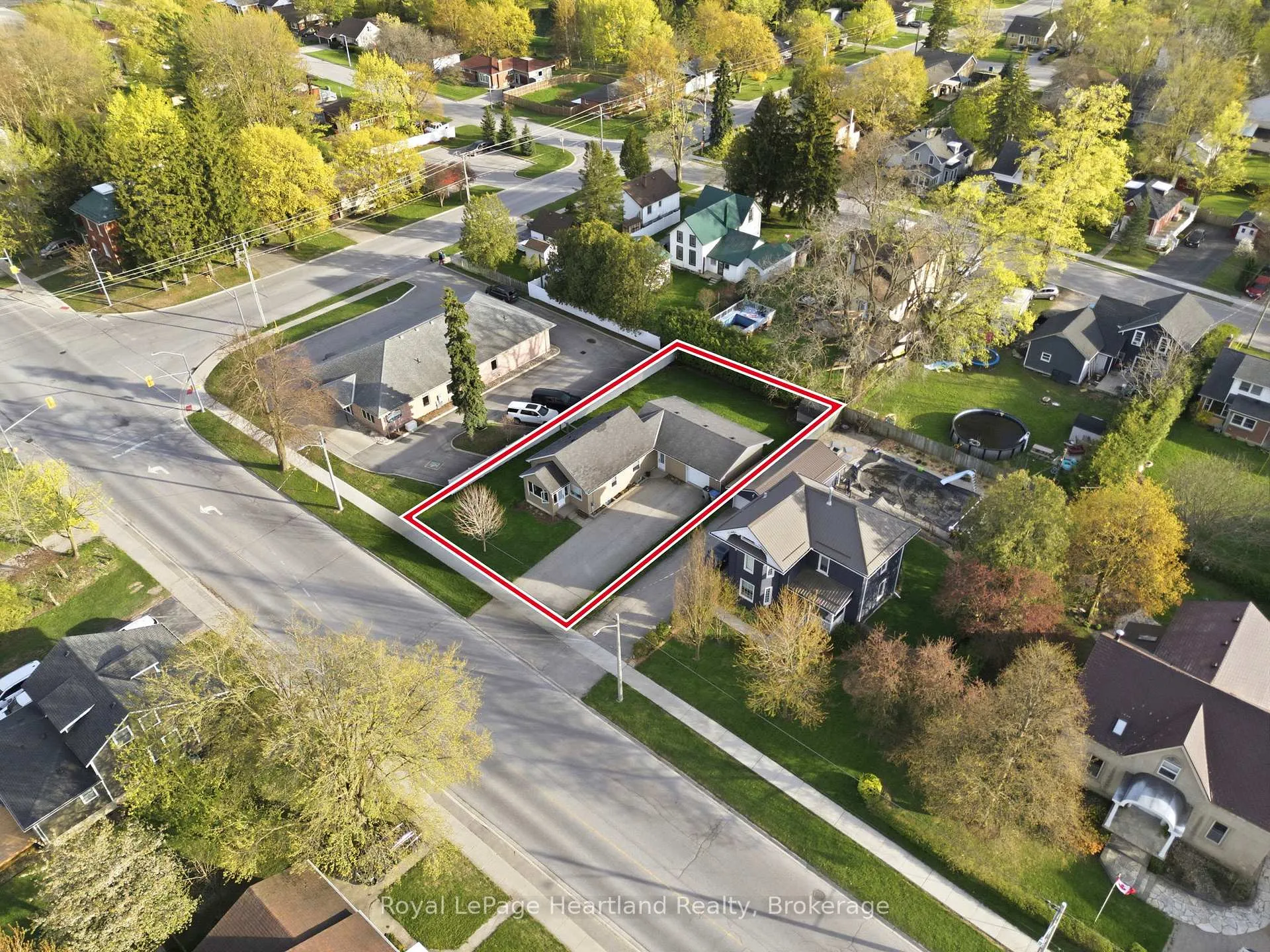 Photo 38 of 208 Ontario Street, Central Huron, Clinton — HOMEH