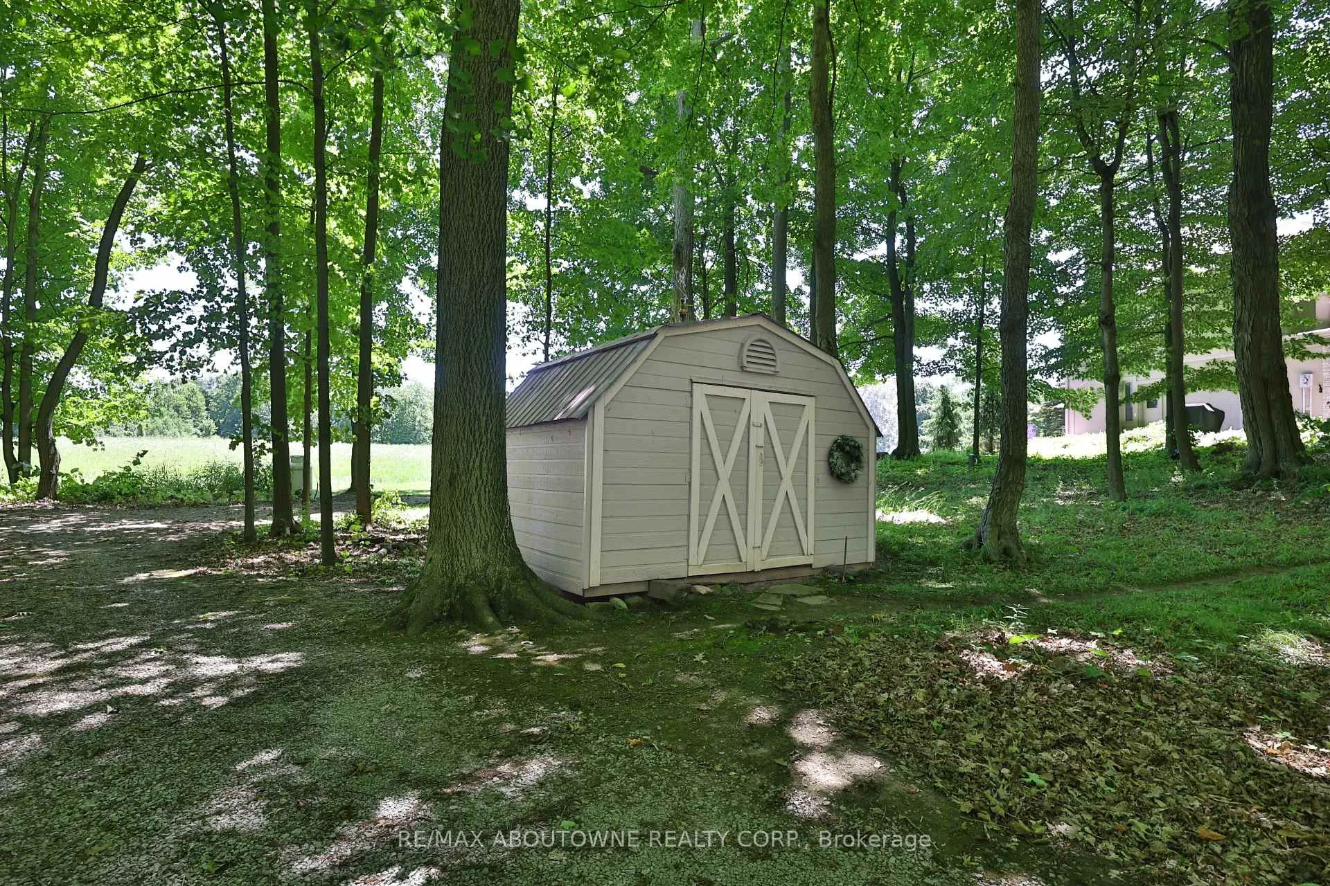 Photo 39 of 1270 1 Side Road, Burlington, Tyandaga — HOMEH