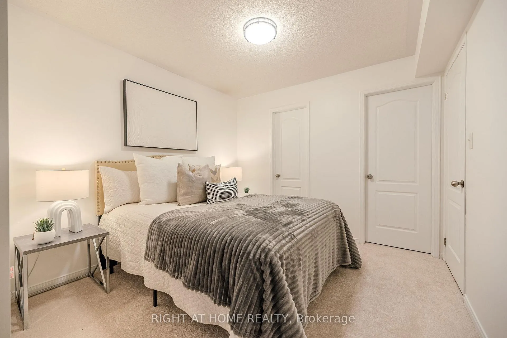 Photo 23 of Unit 17, 2464 Post Road, Oakville, River Oaks — HOMEH