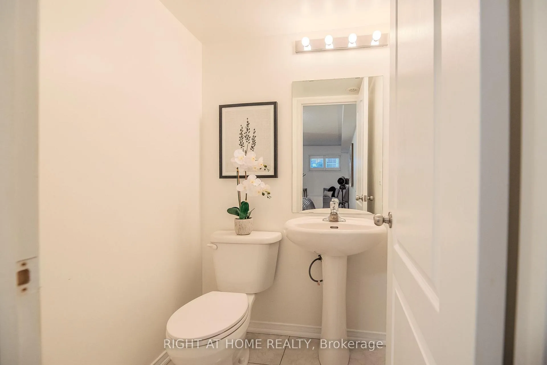 Photo 25 of Unit 17, 2464 Post Road, Oakville, River Oaks — HOMEH