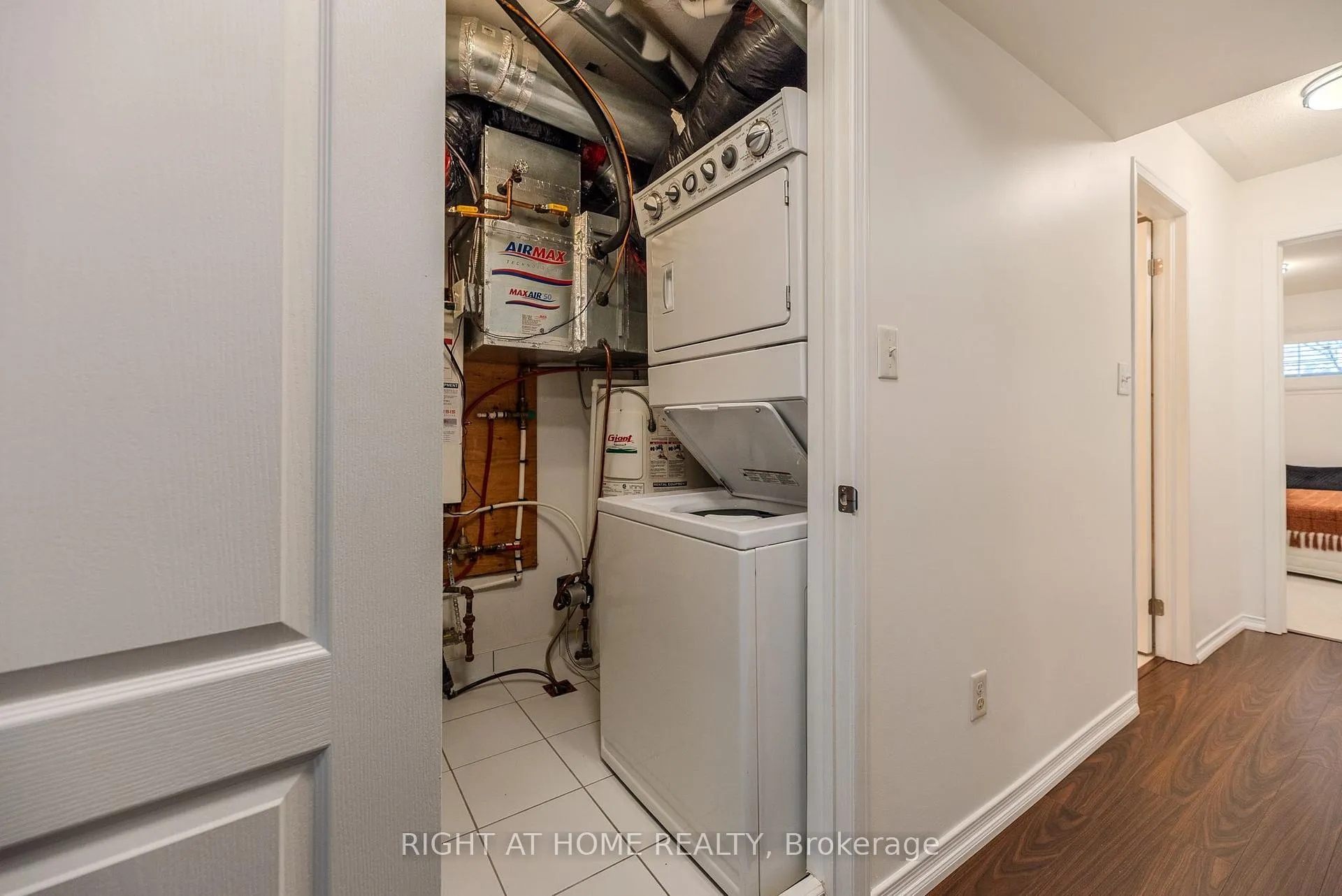 Photo 26 of Unit 17, 2464 Post Road, Oakville, River Oaks — HOMEH