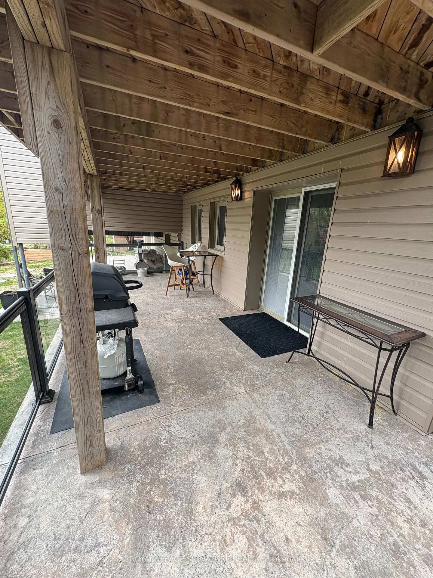 Photo 4 of Unit Bsmt, 134 Elizabeth Crescent N, Whitby, Blue Grass Meadows — HOMEH