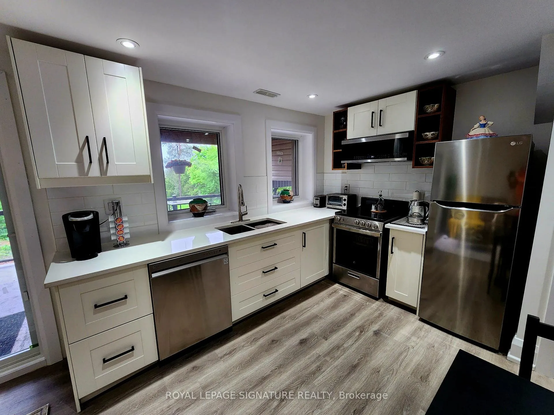 Photo 8 of Unit Bsmt, 134 Elizabeth Crescent N, Whitby, Blue Grass Meadows — HOMEH