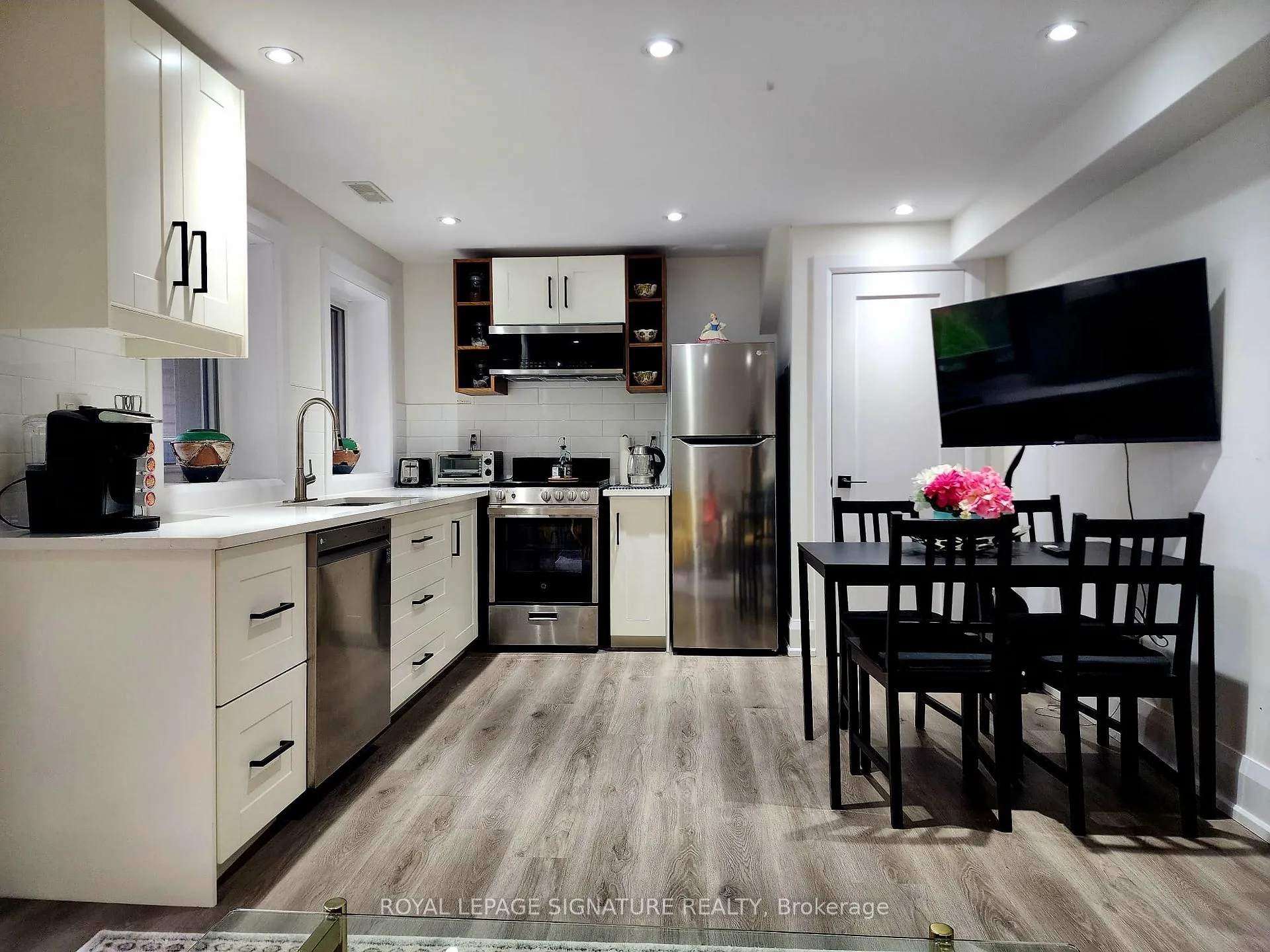 Photo 9 of Unit Bsmt, 134 Elizabeth Crescent N, Whitby, Blue Grass Meadows — HOMEH