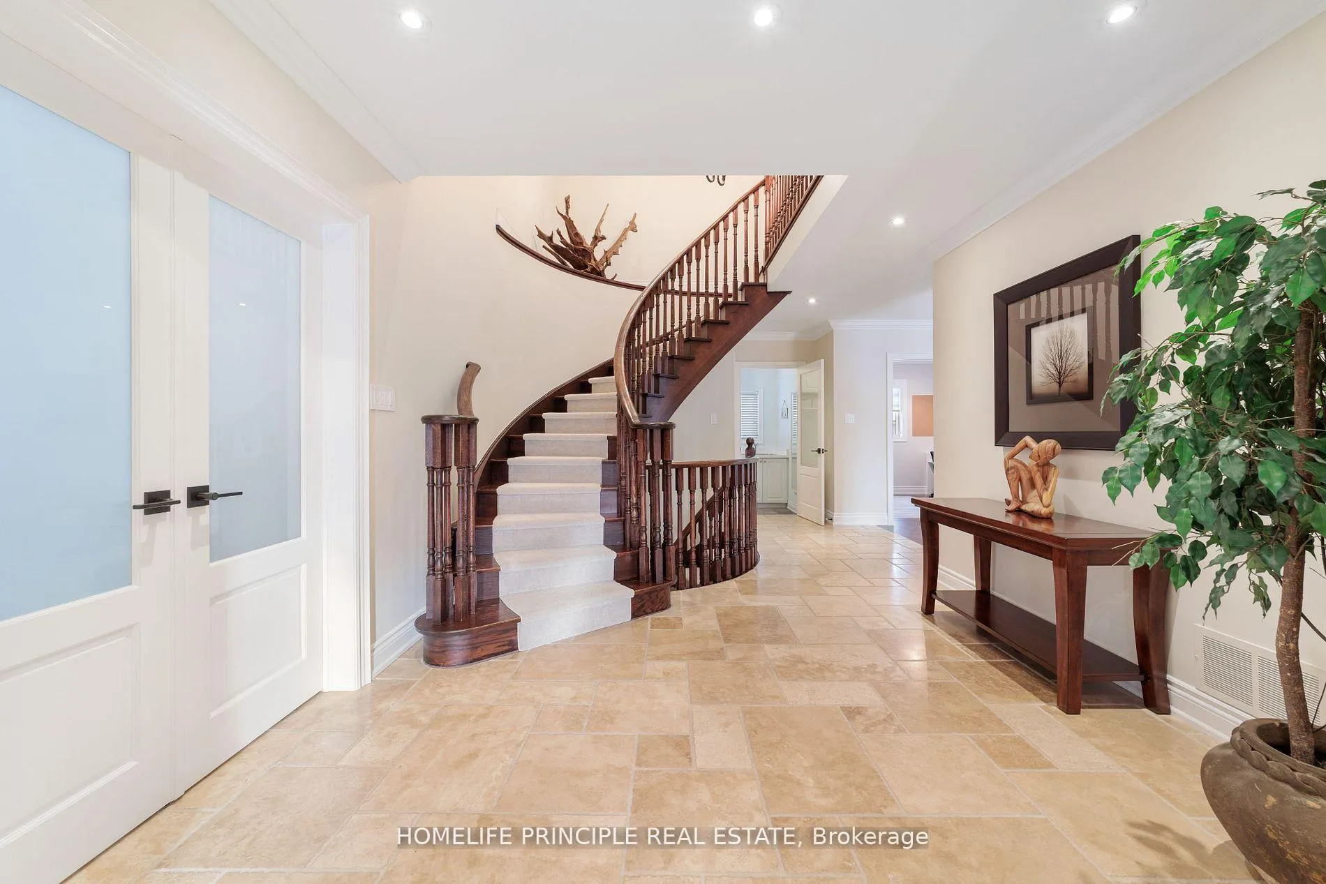 Photo 3 of 510 Westridge Drive, Vaughan, Kleinburg — HOMEH