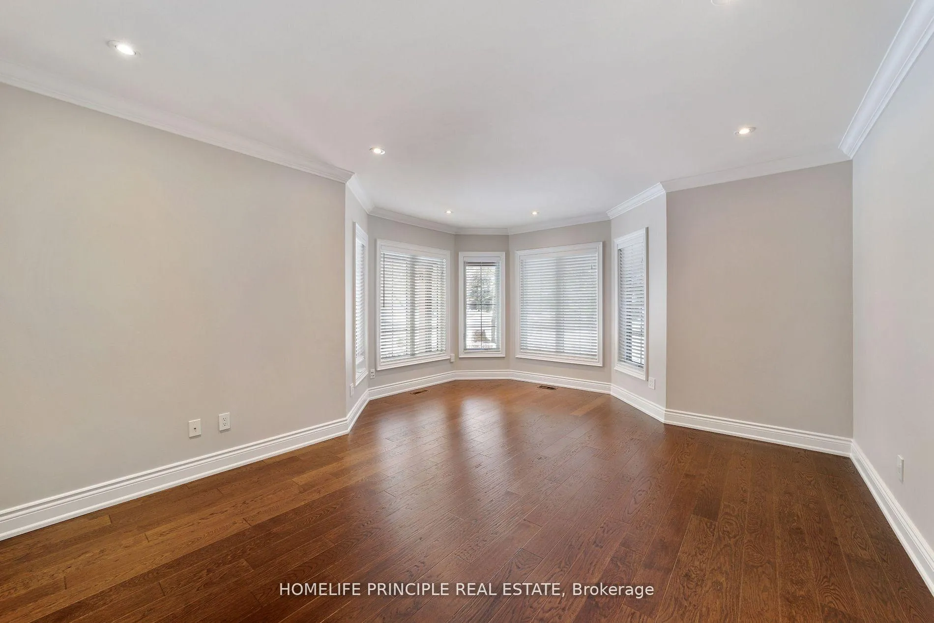 Photo 6 of 510 Westridge Drive, Vaughan, Kleinburg — HOMEH