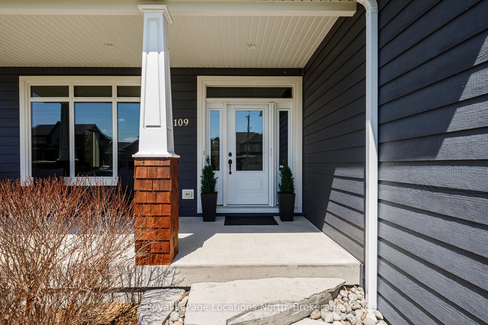 Photo 3 of 109 Findlay Drive, Collingwood — HOMEH