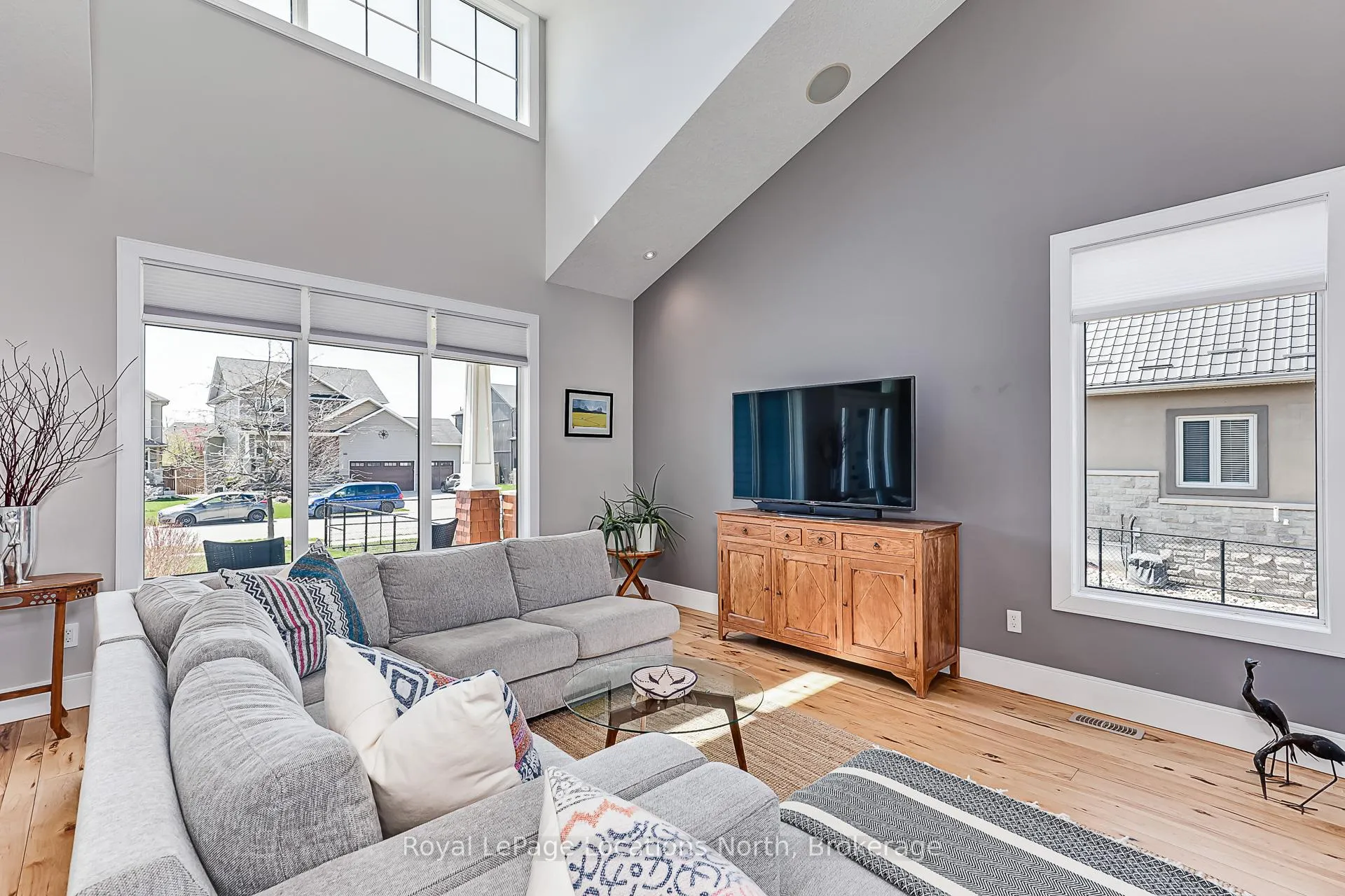 Photo 8 of 109 Findlay Drive, Collingwood — HOMEH