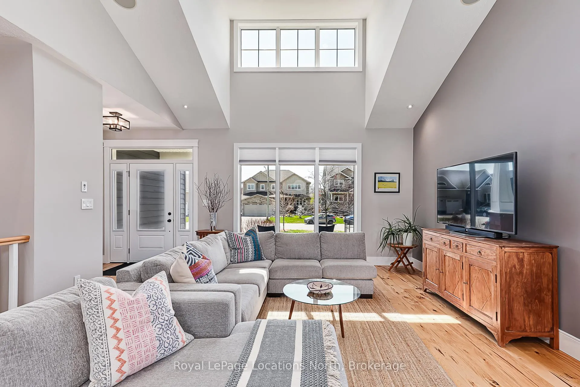 Photo 9 of 109 Findlay Drive, Collingwood — HOMEH