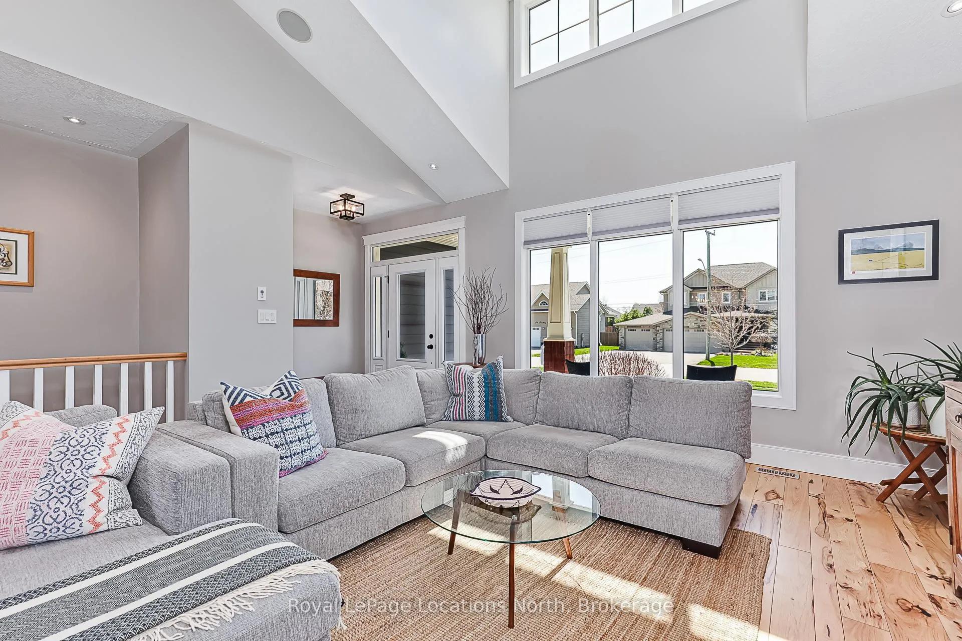Photo 10 of 109 Findlay Drive, Collingwood — HOMEH