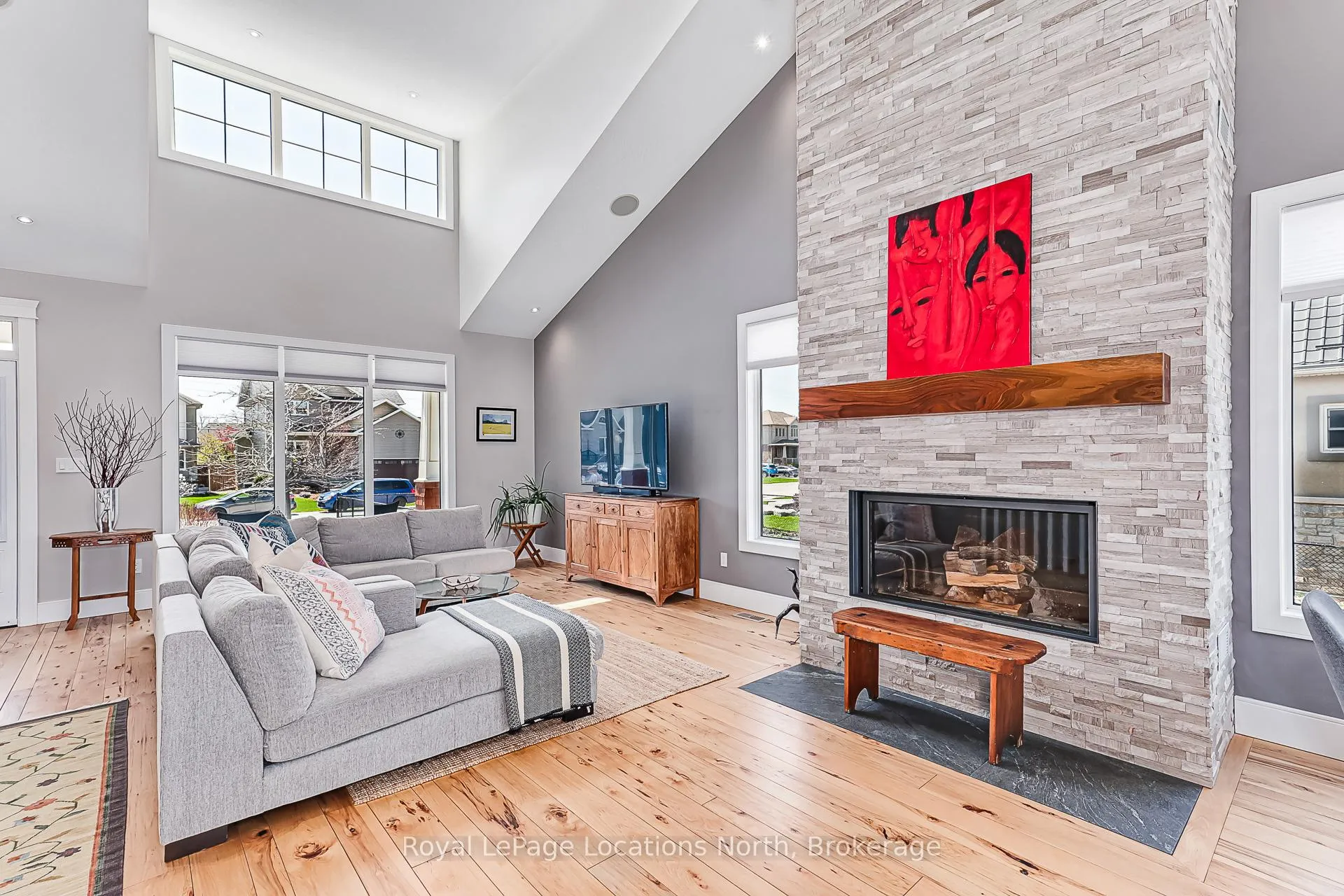 Photo 12 of 109 Findlay Drive, Collingwood — HOMEH