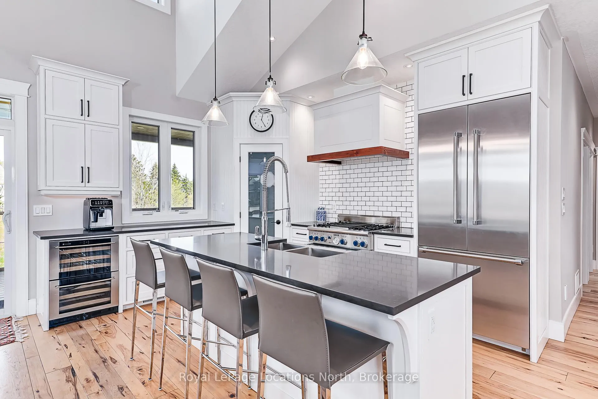Photo 14 of 109 Findlay Drive, Collingwood — HOMEH