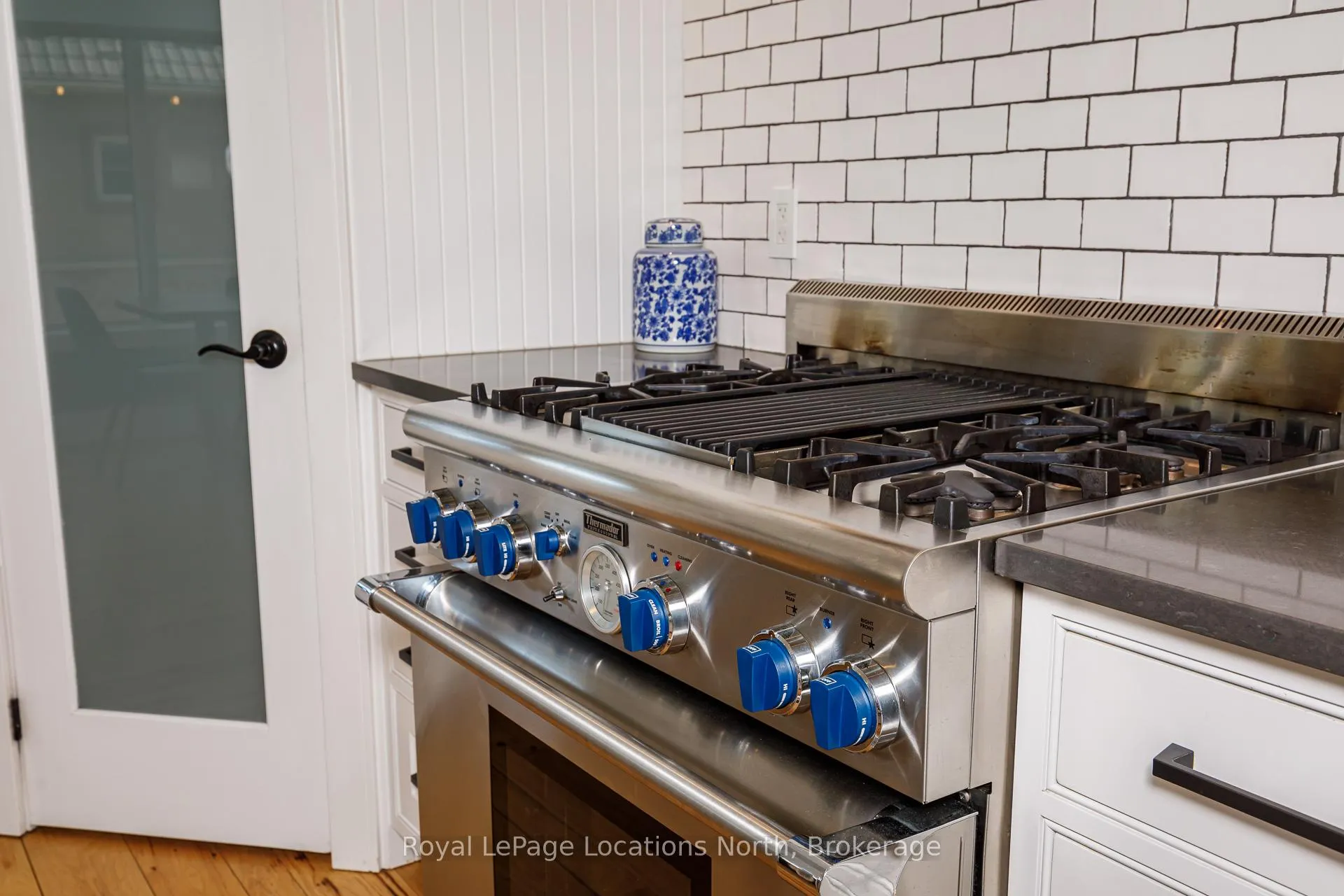 Photo 19 of 109 Findlay Drive, Collingwood — HOMEH