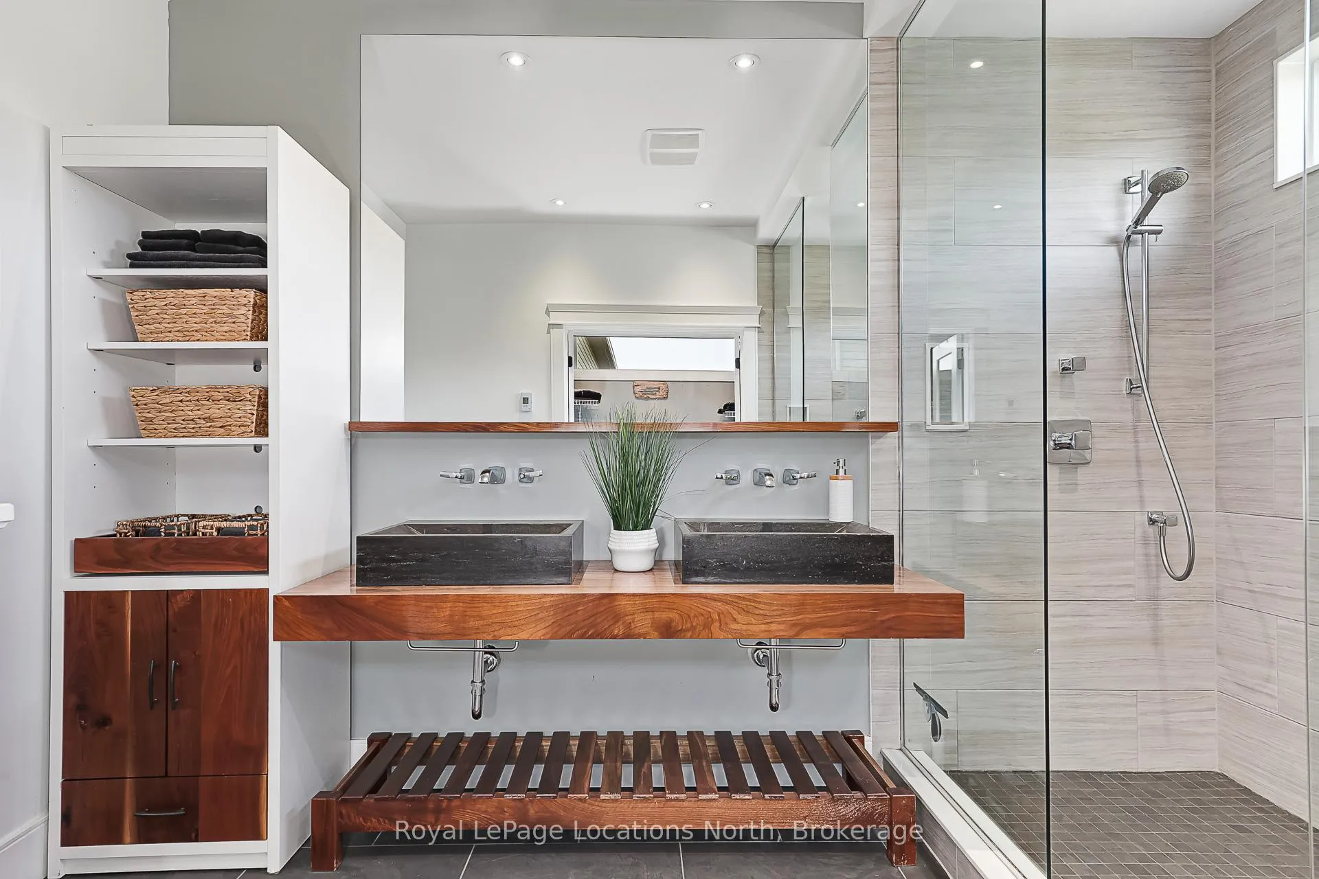 Photo 23 of 109 Findlay Drive, Collingwood — HOMEH
