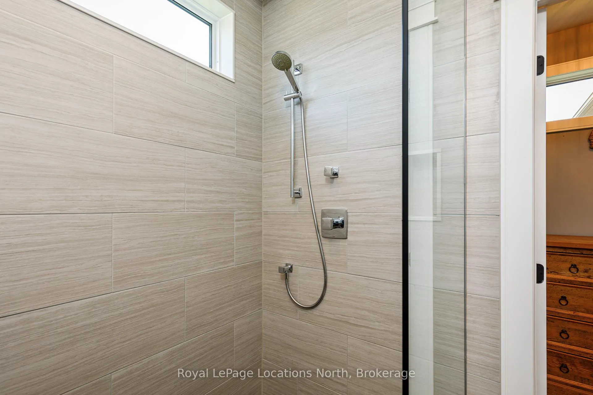 Photo 25 of 109 Findlay Drive, Collingwood — HOMEH