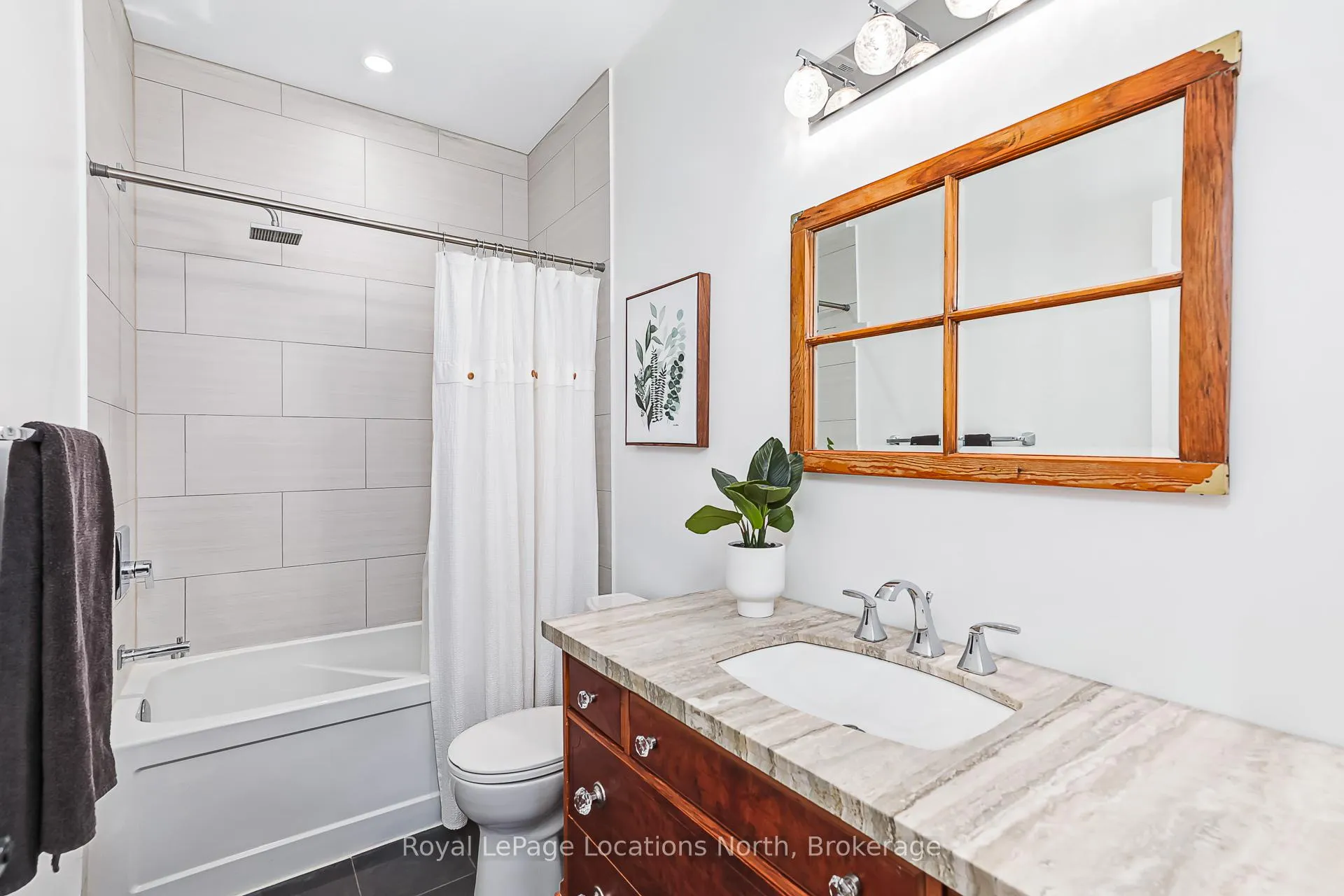 Photo 28 of 109 Findlay Drive, Collingwood — HOMEH