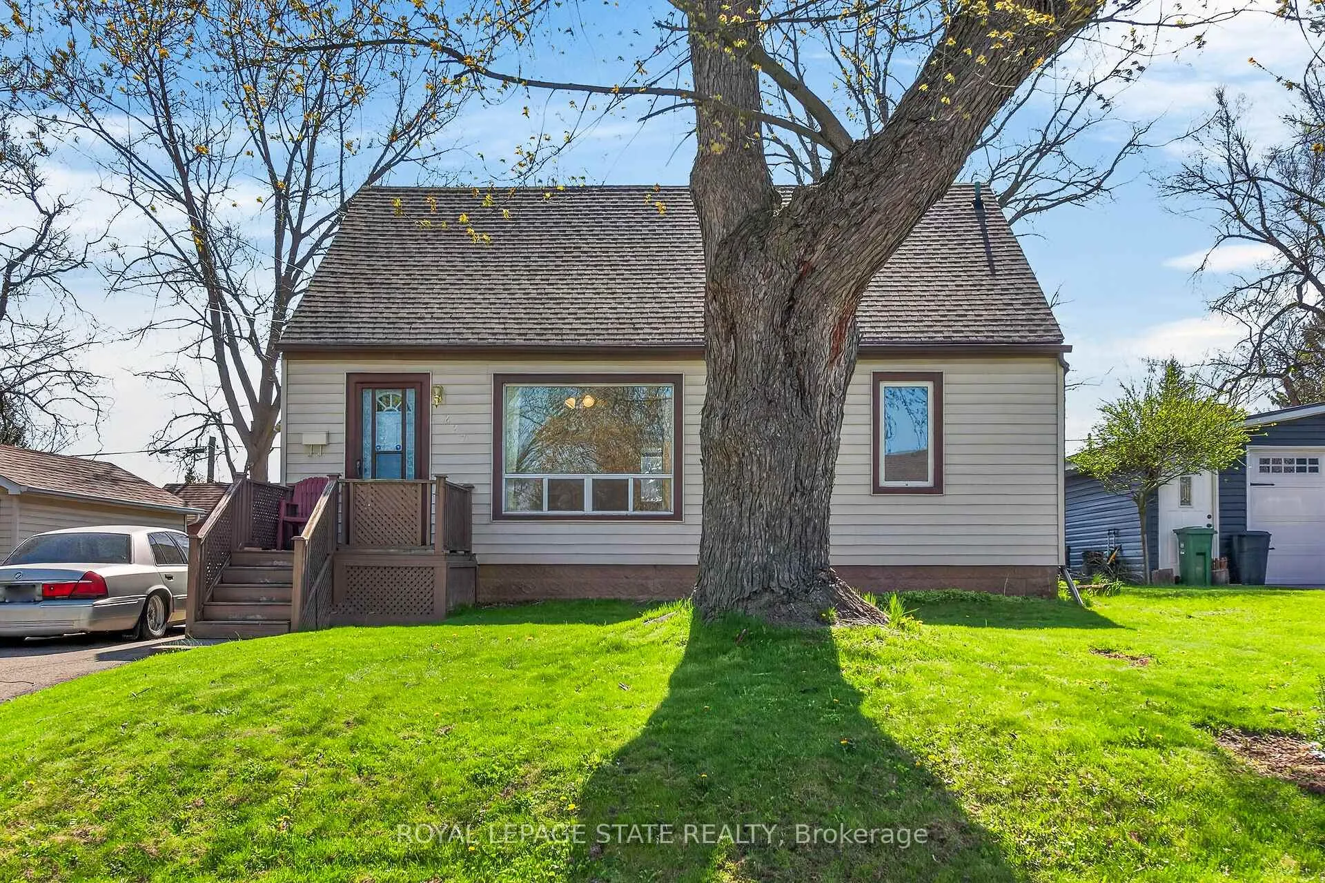Photo 2 of 227 West 19th Street, Hamilton, Buchanan — HOMEH