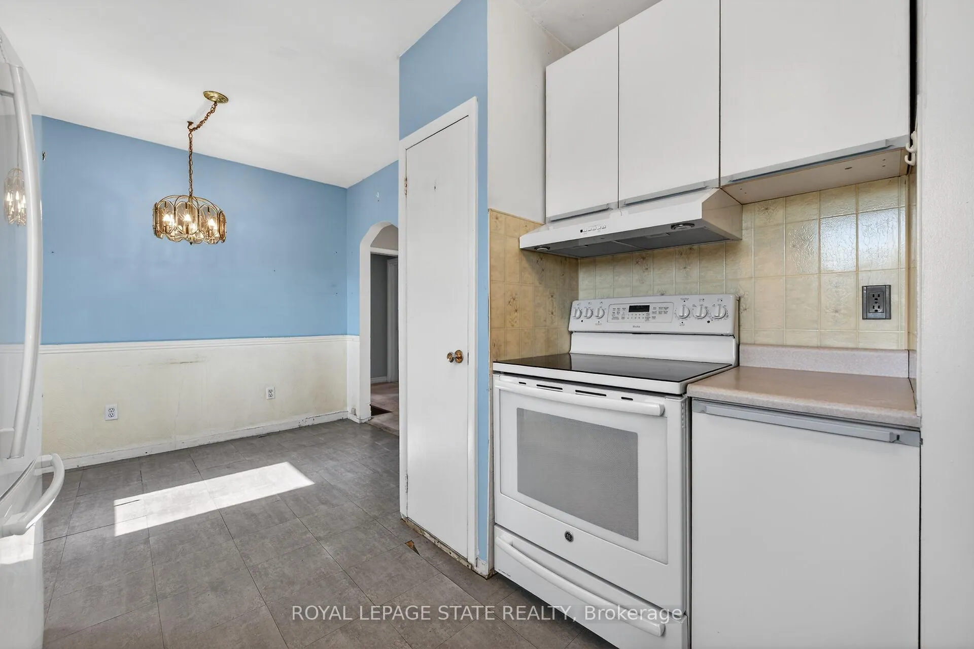 Photo 7 of 227 West 19th Street, Hamilton, Buchanan — HOMEH
