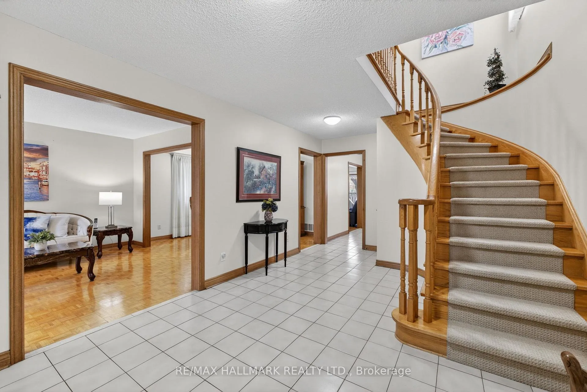 Photo 4 of 144 Jackman Crescent, Vaughan, West Woodbridge — HOMEH